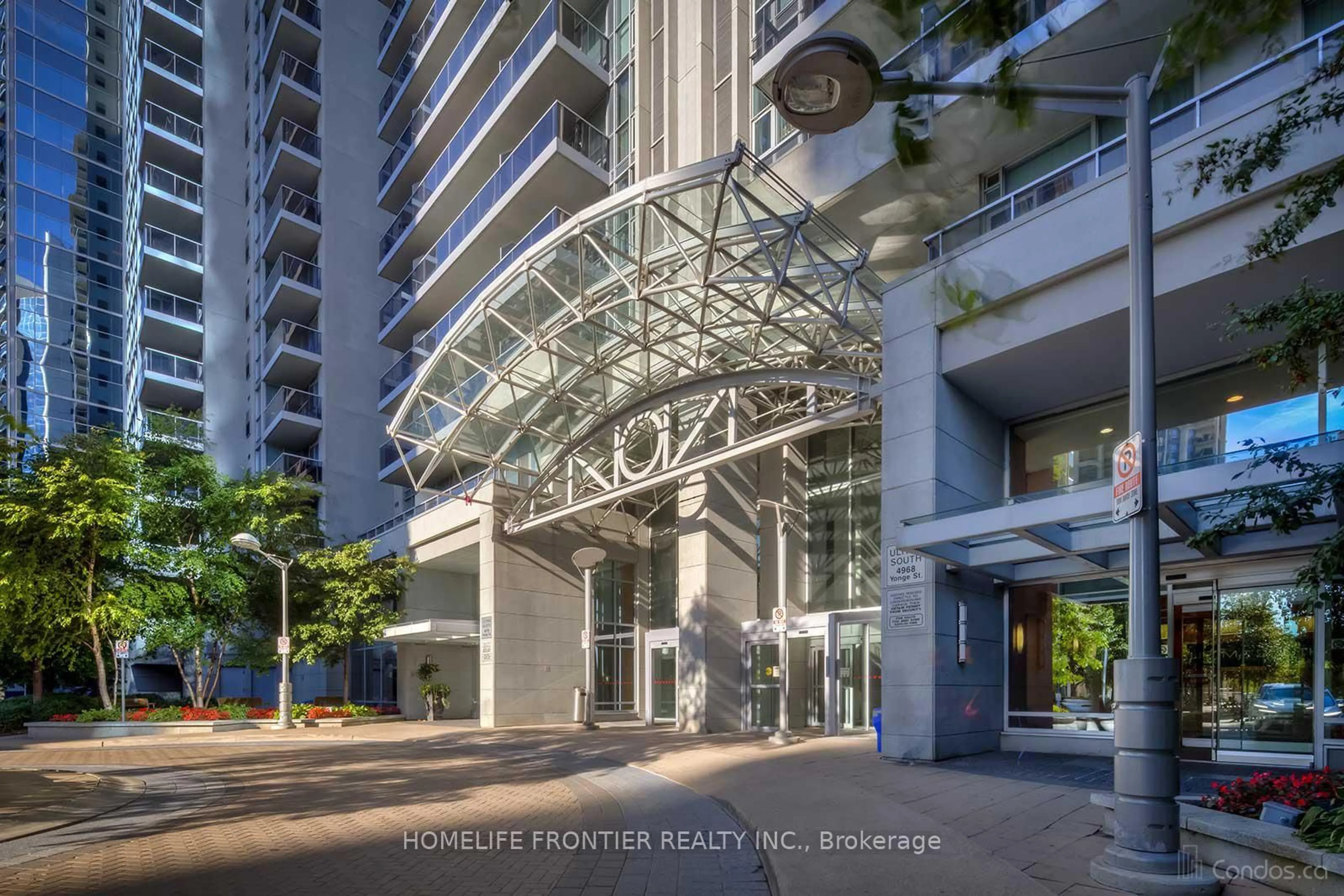 Indoor foyer for 4978 Yonge St #2902, Toronto Ontario M2N 7G8