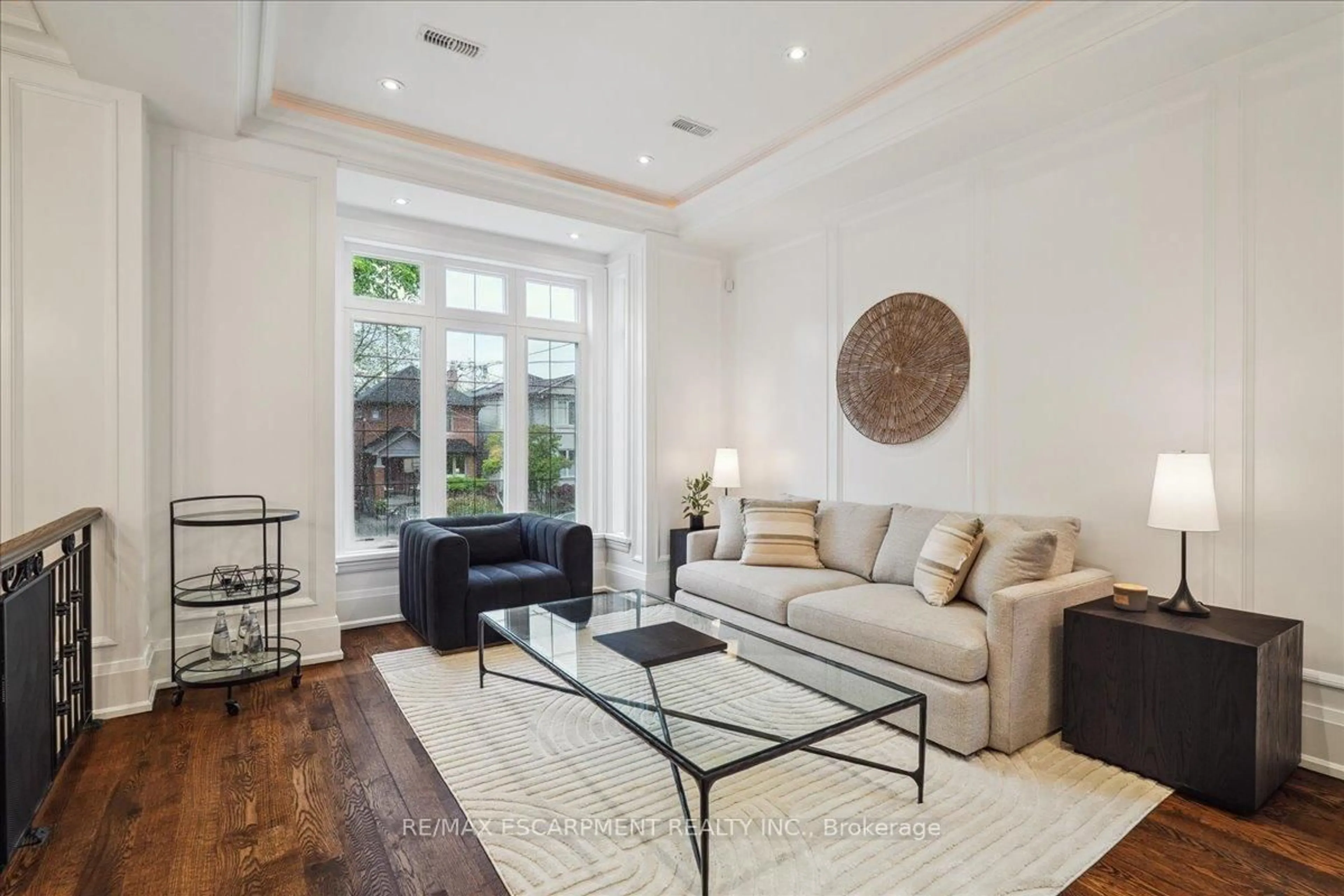 Living room with furniture, unknown for 34 Joicey Blvd, Toronto Ontario M5M 2S7