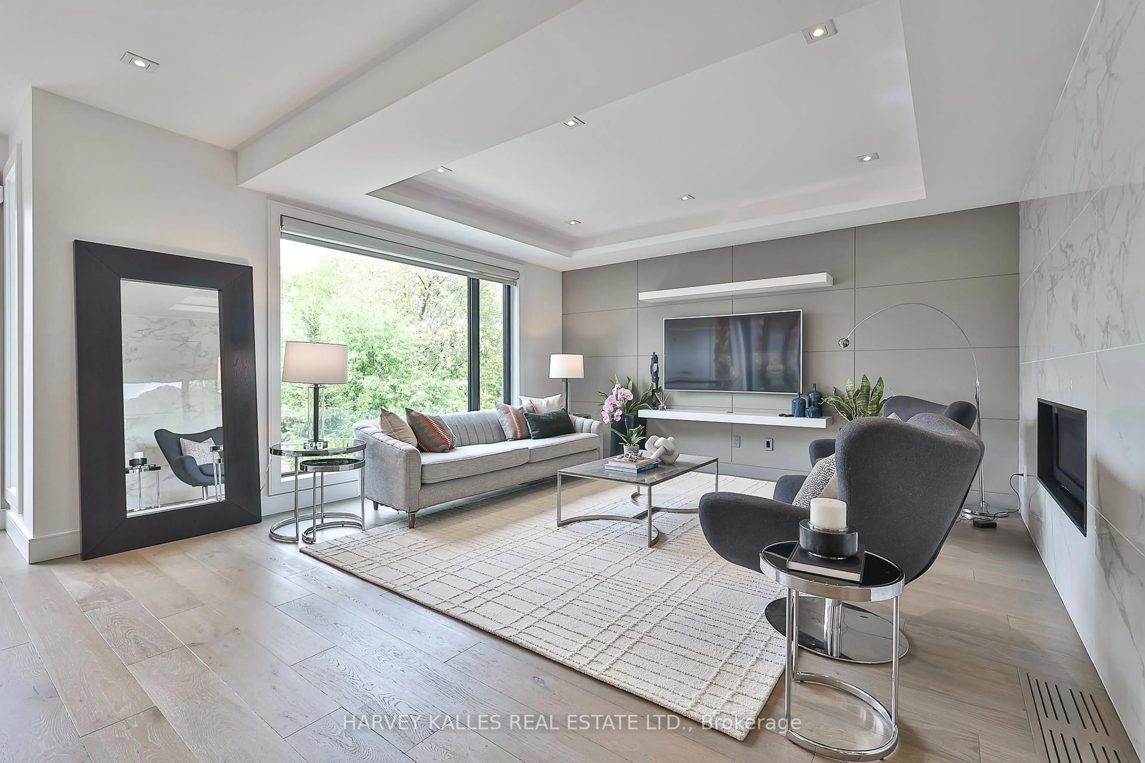 Living room with furniture, unknown for 164 Dunblaine Ave, Toronto Ontario M5M 2S5