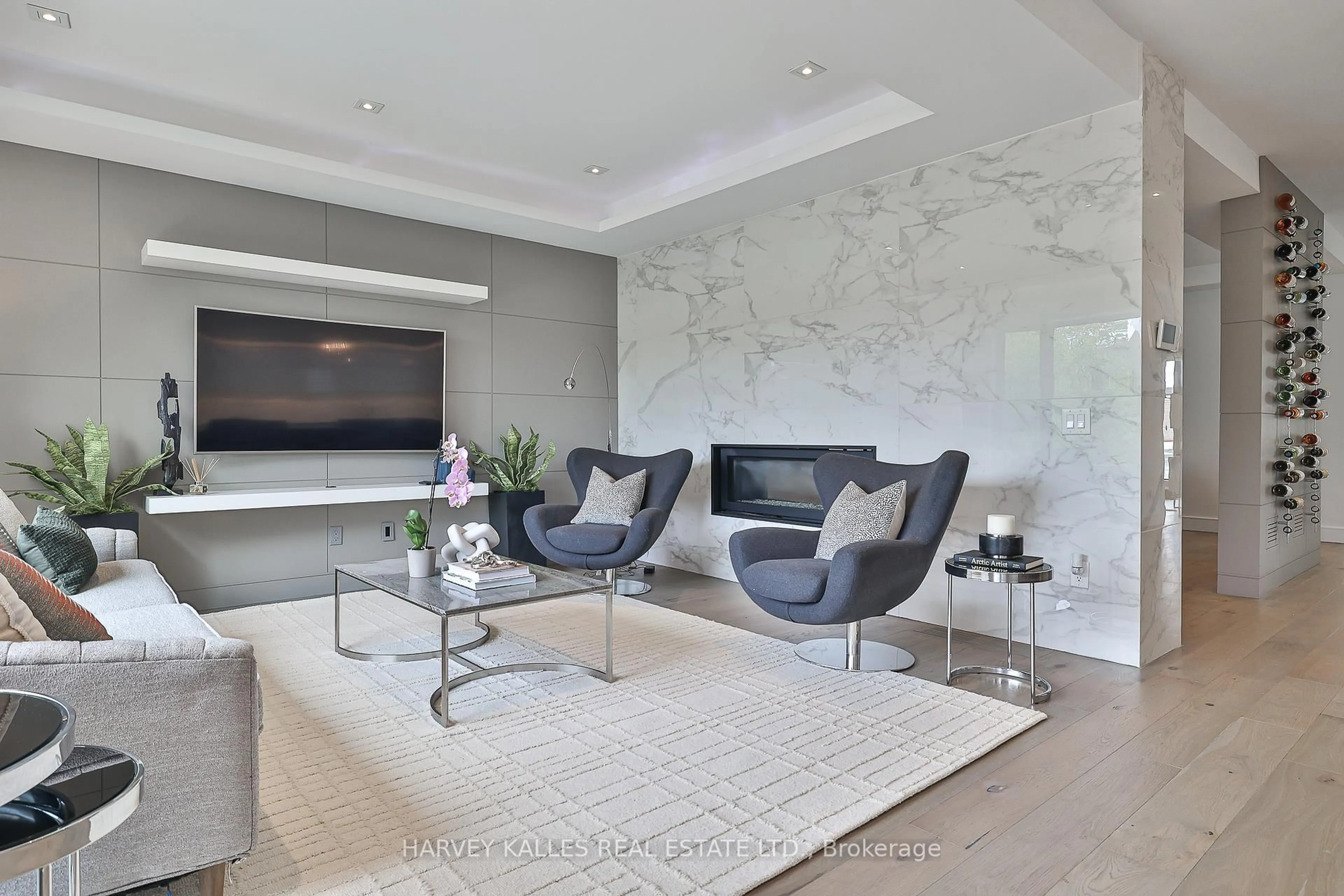 Living room with furniture, unknown for 164 Dunblaine Ave, Toronto Ontario M5M 2S5