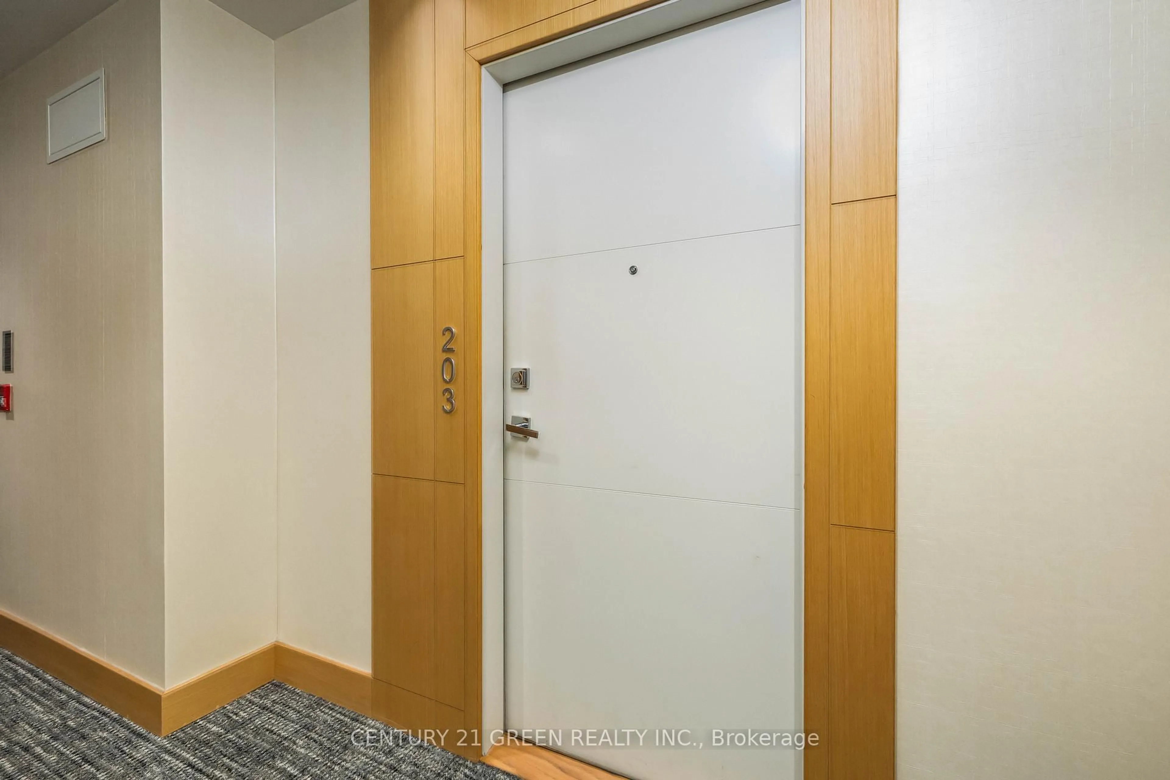 Indoor entryway for 99 The Donway West Rd #203, Toronto Ontario M3C 0N8