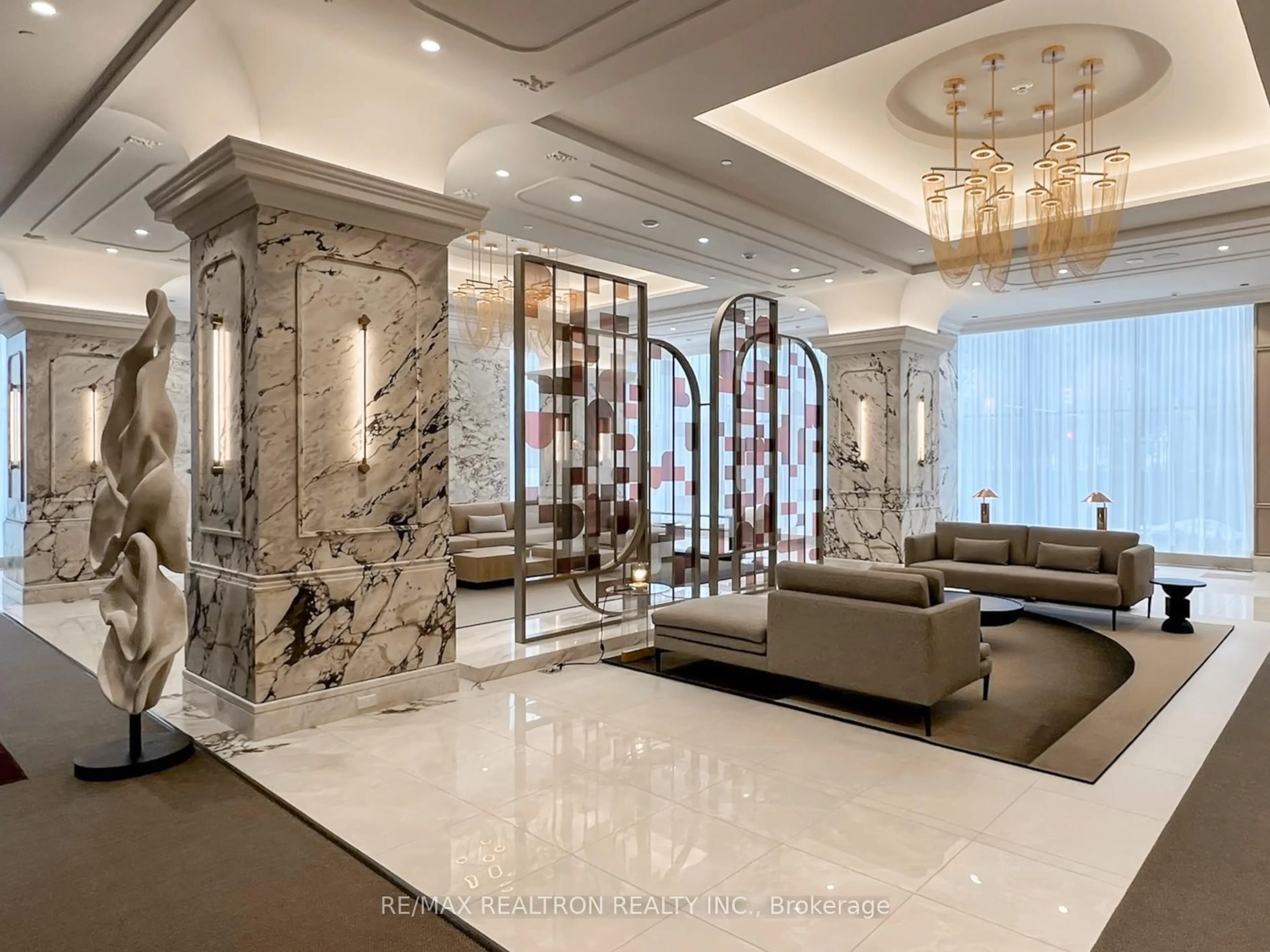 Indoor foyer for 10 Inn On The Park Dr #710, Toronto Ontario M3C 0P9