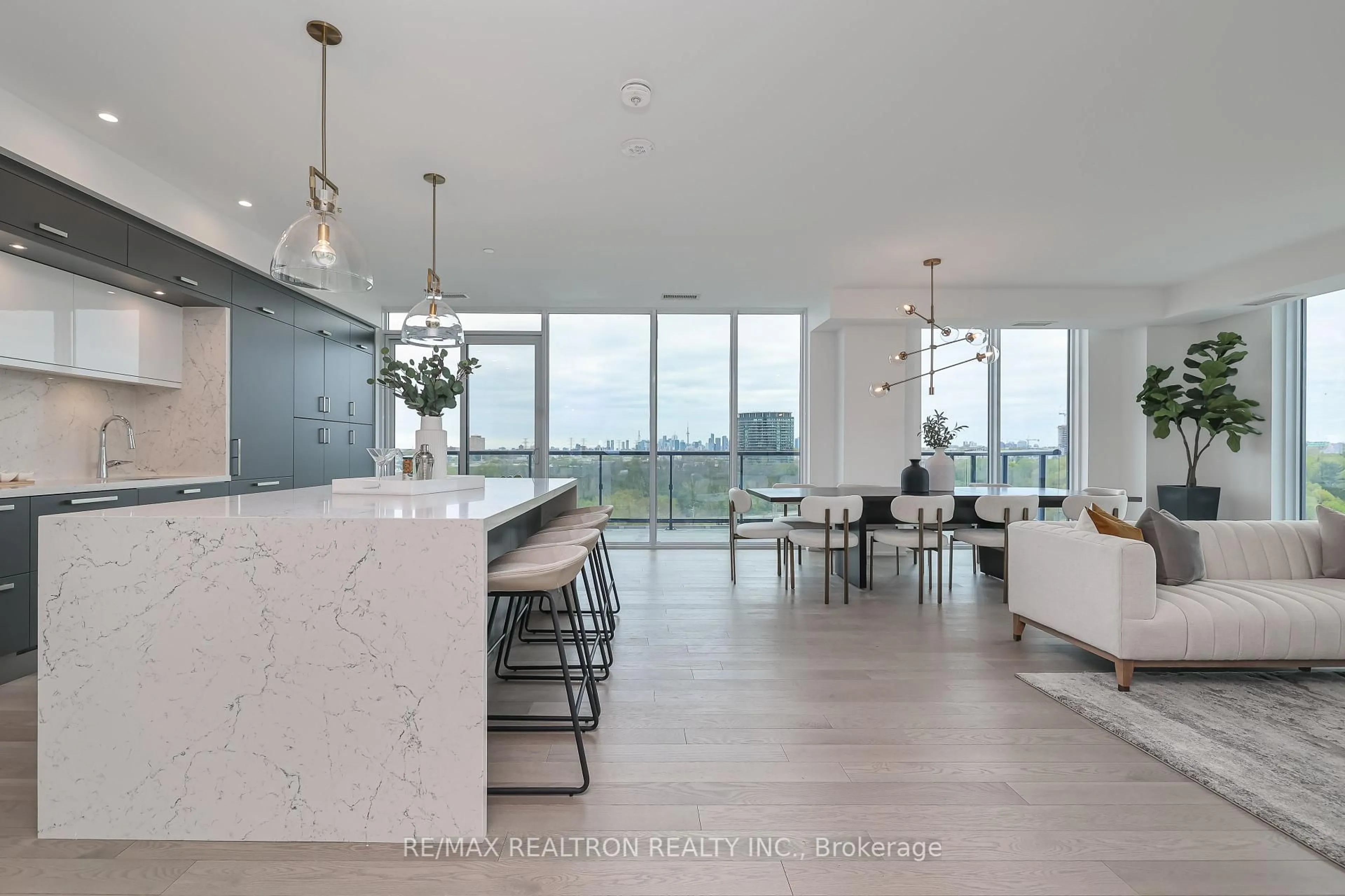 Open concept kitchen, unknown for 10 Inn On The Park Dr #710, Toronto Ontario M3C 0P9