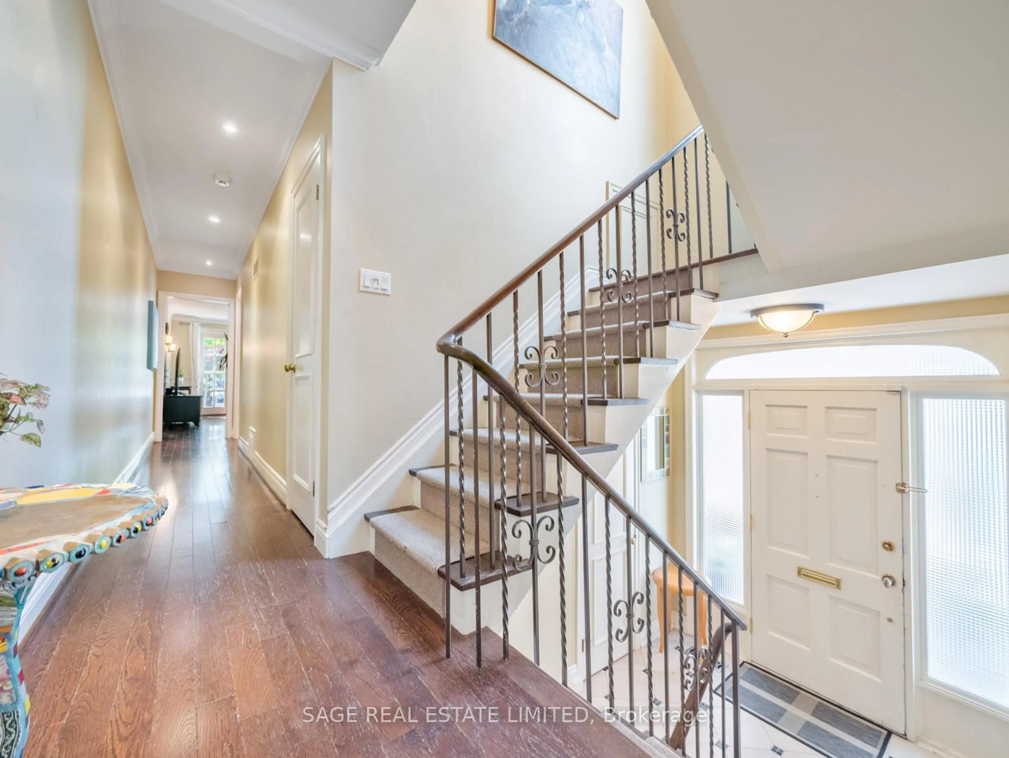 Indoor entryway for 88A Glen Rd, Toronto Ontario M4W 2V6
