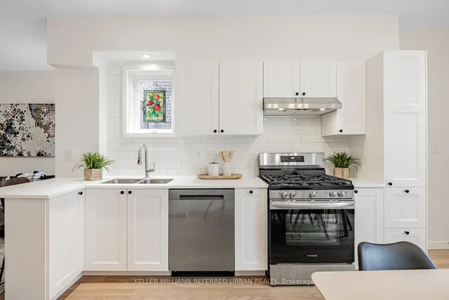 Additional property image - 257 Montrose Ave