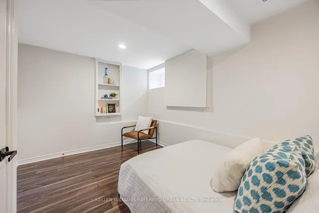 Additional property image - 257 Montrose Ave
