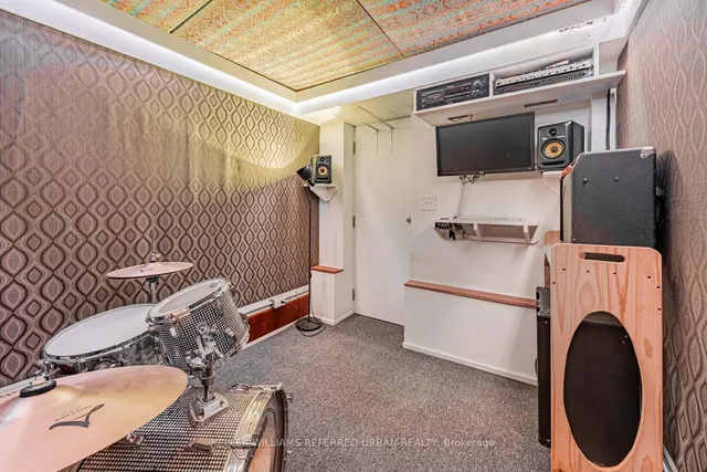 Additional property image - 257 Montrose Ave