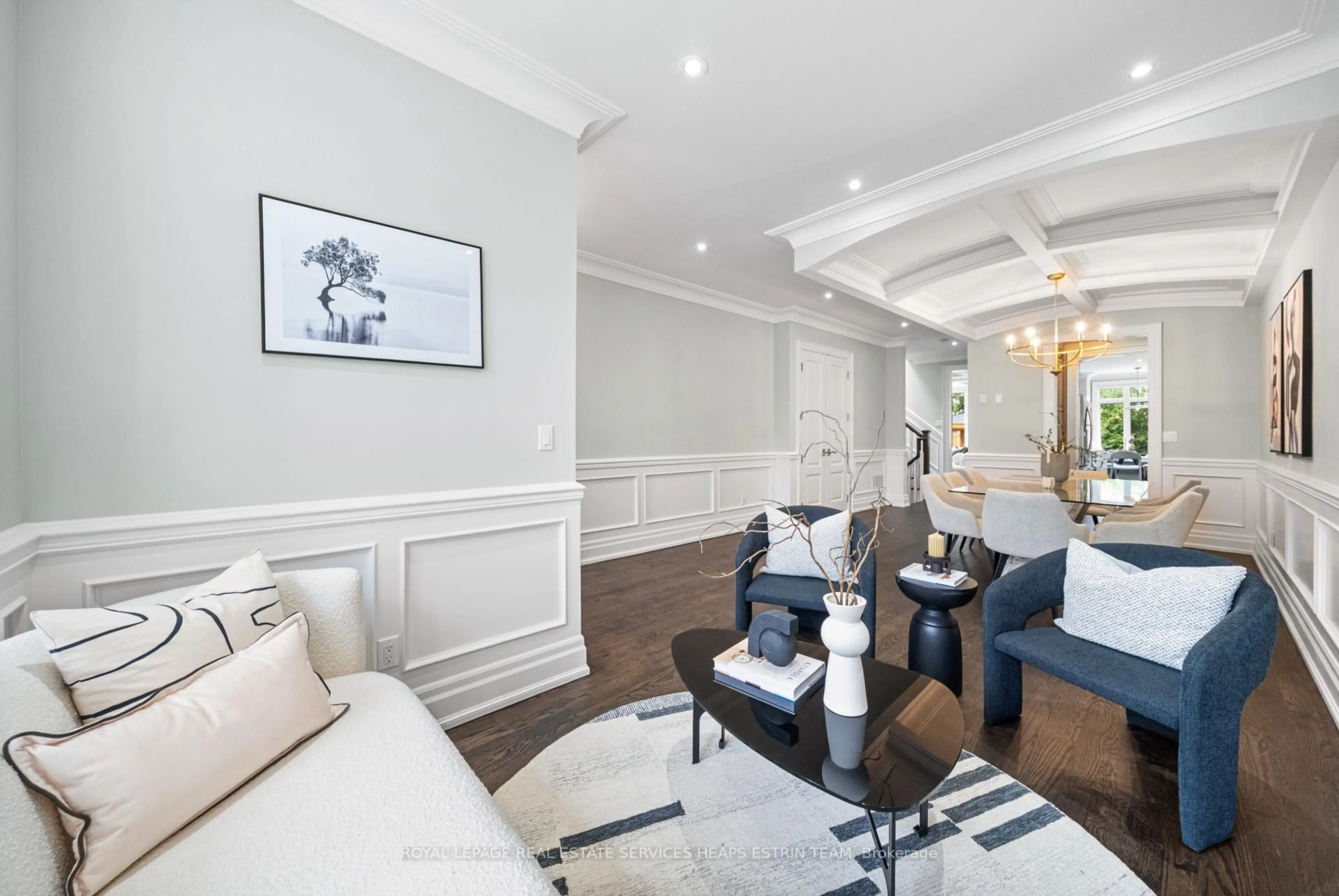 Living room with furniture, unknown for 332 Sutherland Dr, Toronto Ontario M4G 1J8