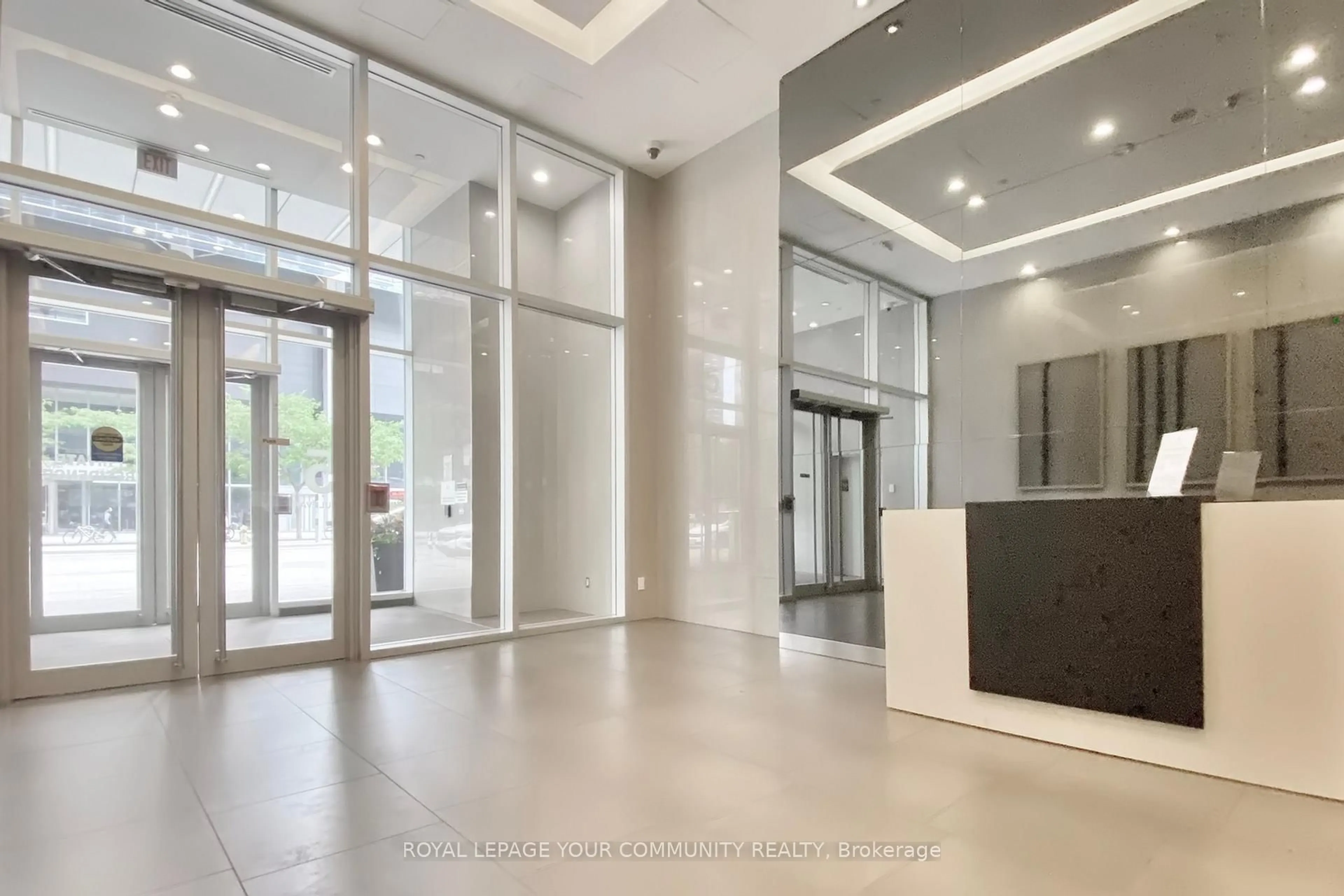 Indoor foyer for 55 Bremner Blvd #3001, Toronto Ontario M5J 0A6