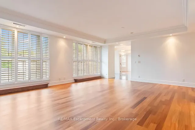 Additional property image - 68 Yorkville Ave Unit 304
