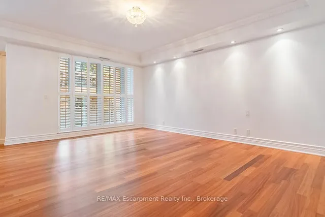 Additional property image - 68 Yorkville Ave Unit 304