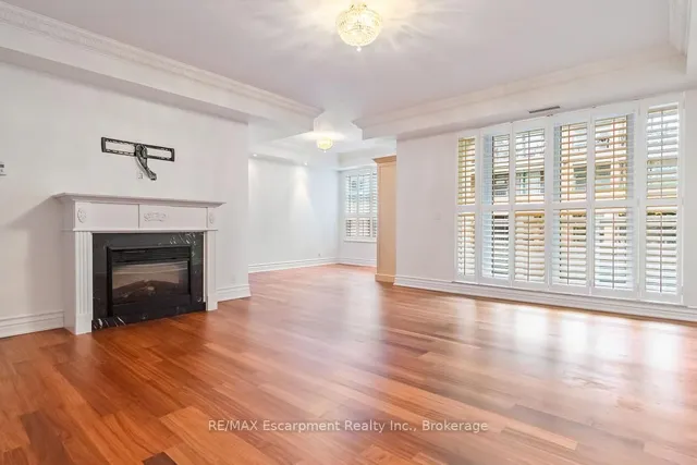 Additional property image - 68 Yorkville Ave Unit 304
