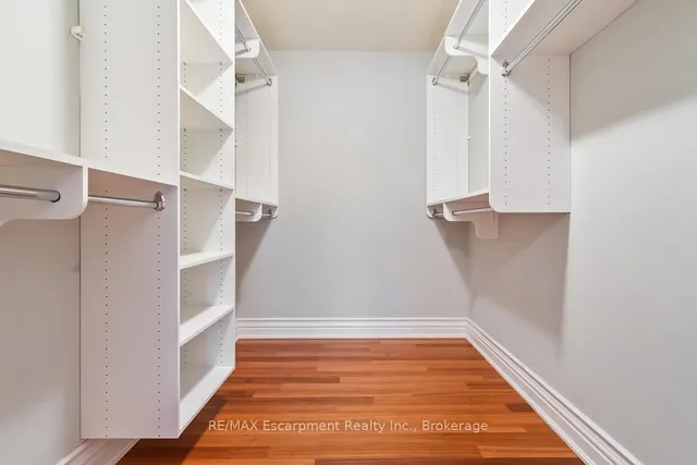 Additional property image - 68 Yorkville Ave Unit 304