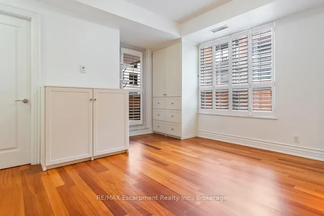 Additional property image - 68 Yorkville Ave Unit 304