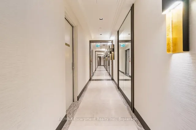 Additional property image - 68 Yorkville Ave Unit 304