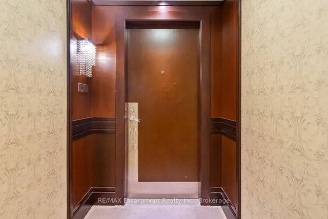 Additional property image - 68 Yorkville Ave Unit 304