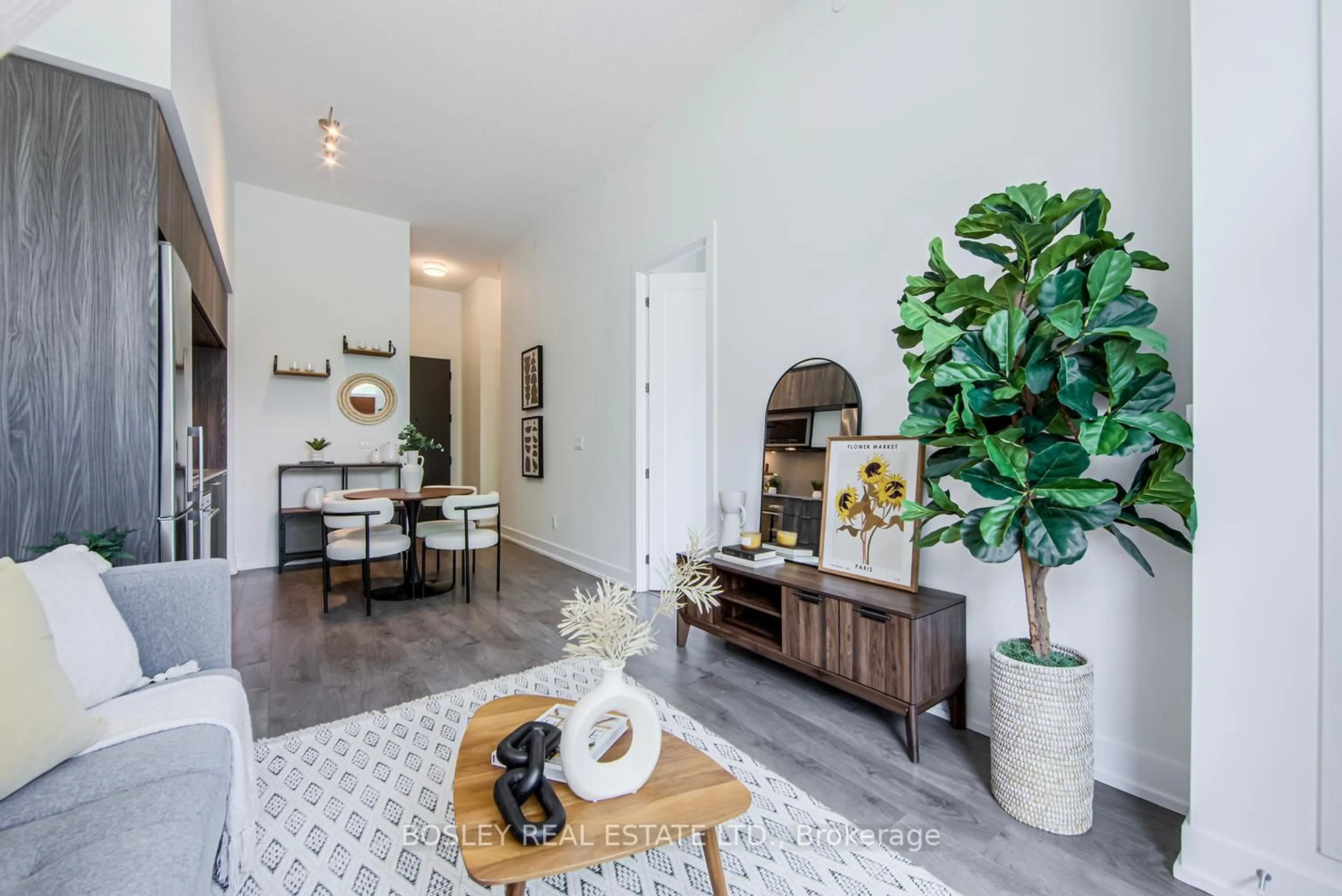 Indoor entryway for 25 Adra Grado Way #245, Toronto Ontario M2J 0H6