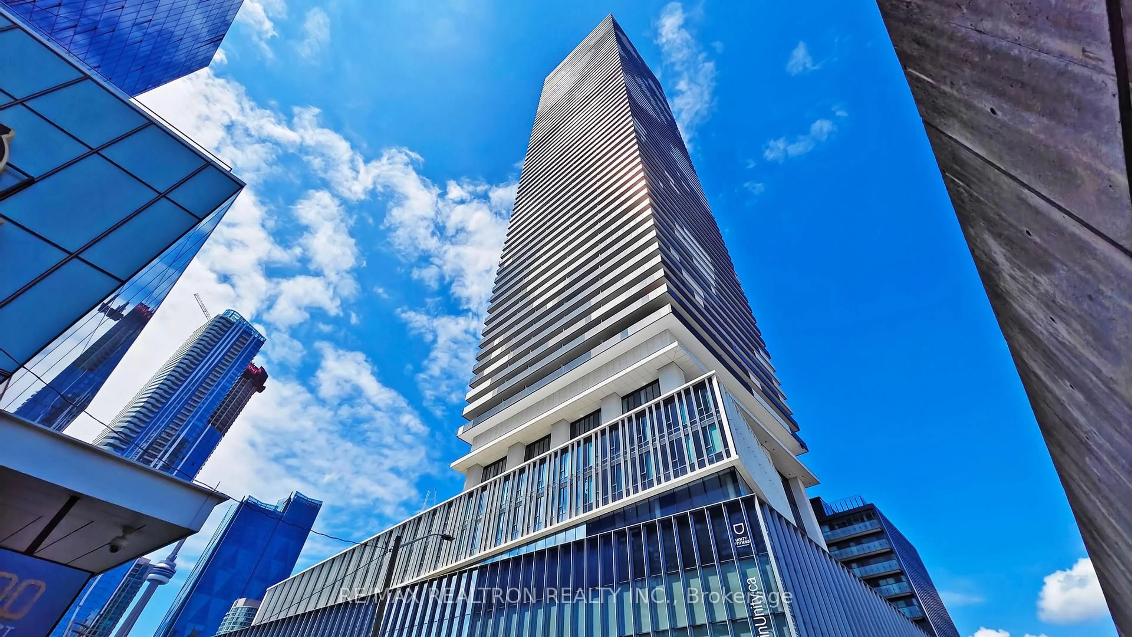 Indoor foyer for 138 Downes St #4008, Toronto Ontario M5E 0E4