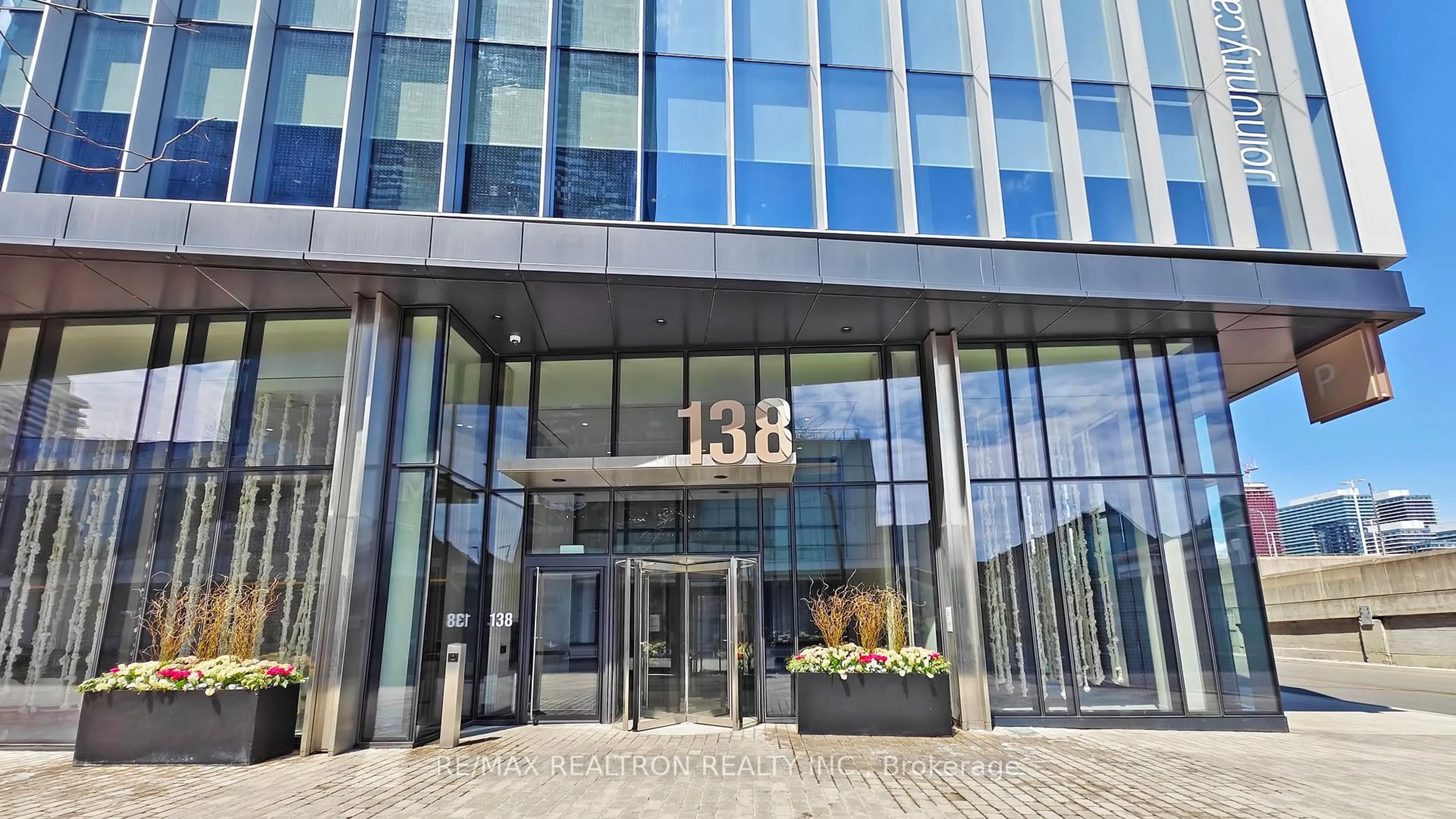Indoor foyer for 138 Downes St #4008, Toronto Ontario M5E 0E4