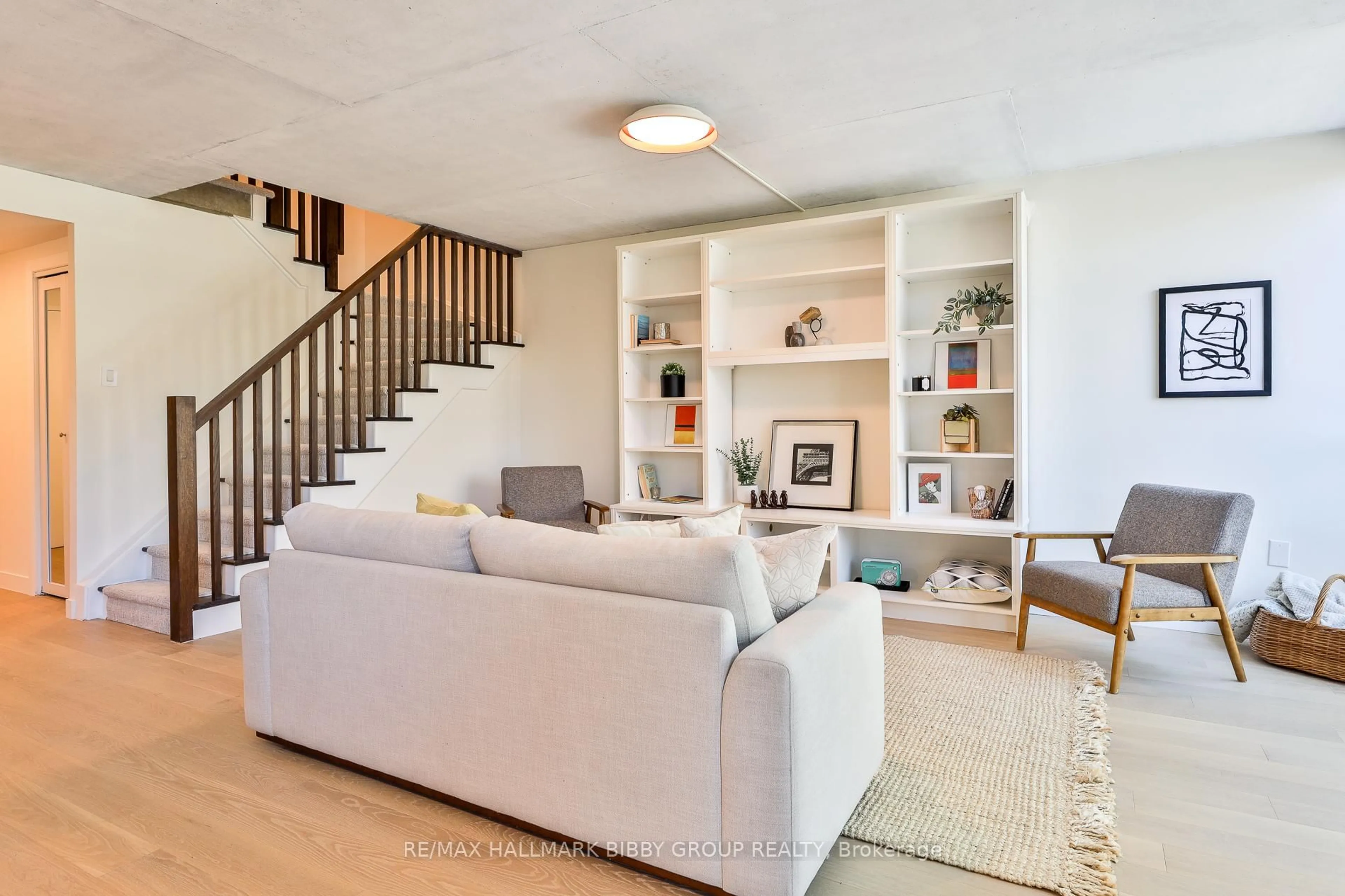 Living room with furniture, unknown for 954 King St #330, Toronto Ontario M6K 3L9