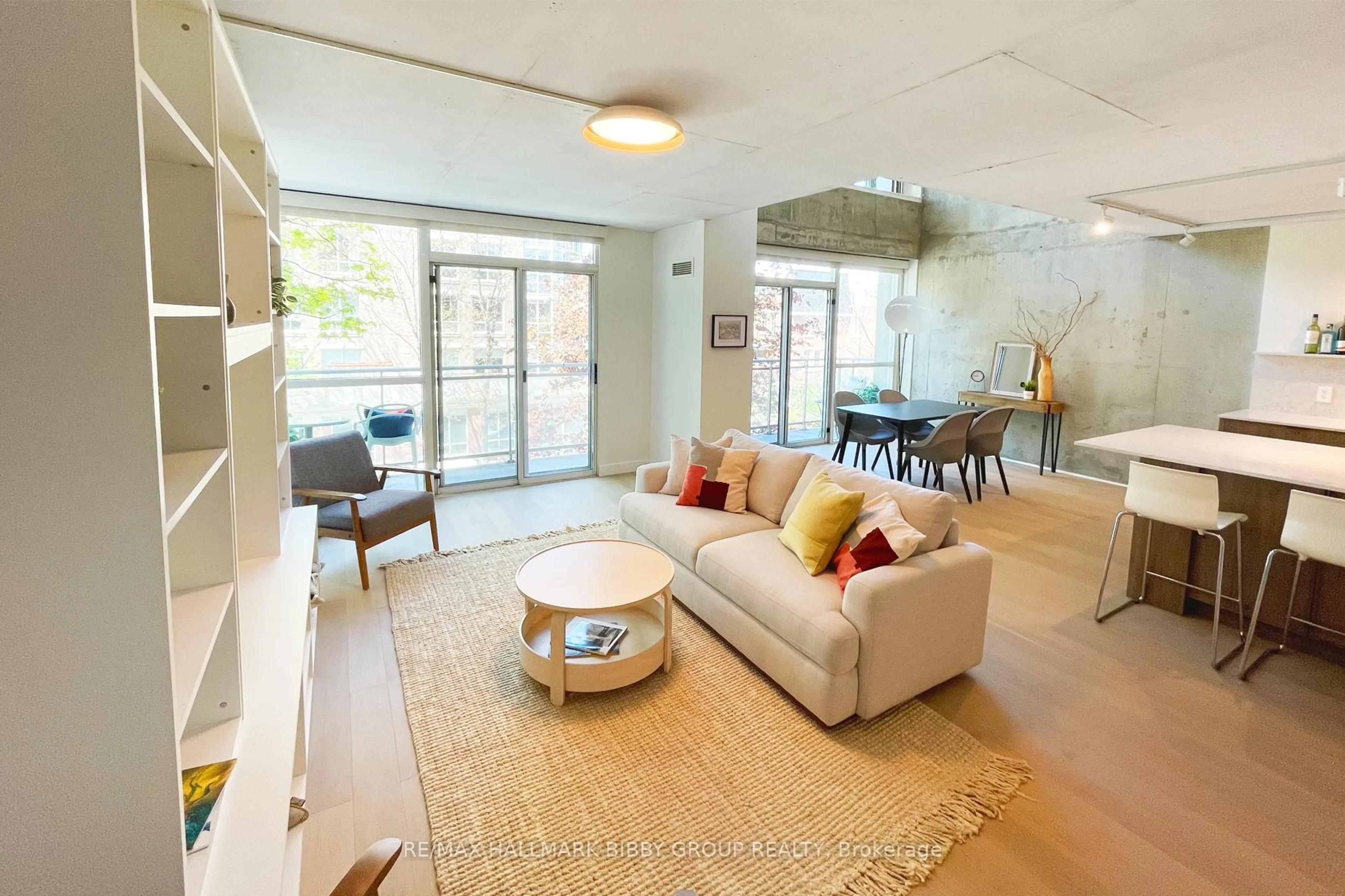 Living room with furniture, unknown for 954 King St #330, Toronto Ontario M6K 3L9