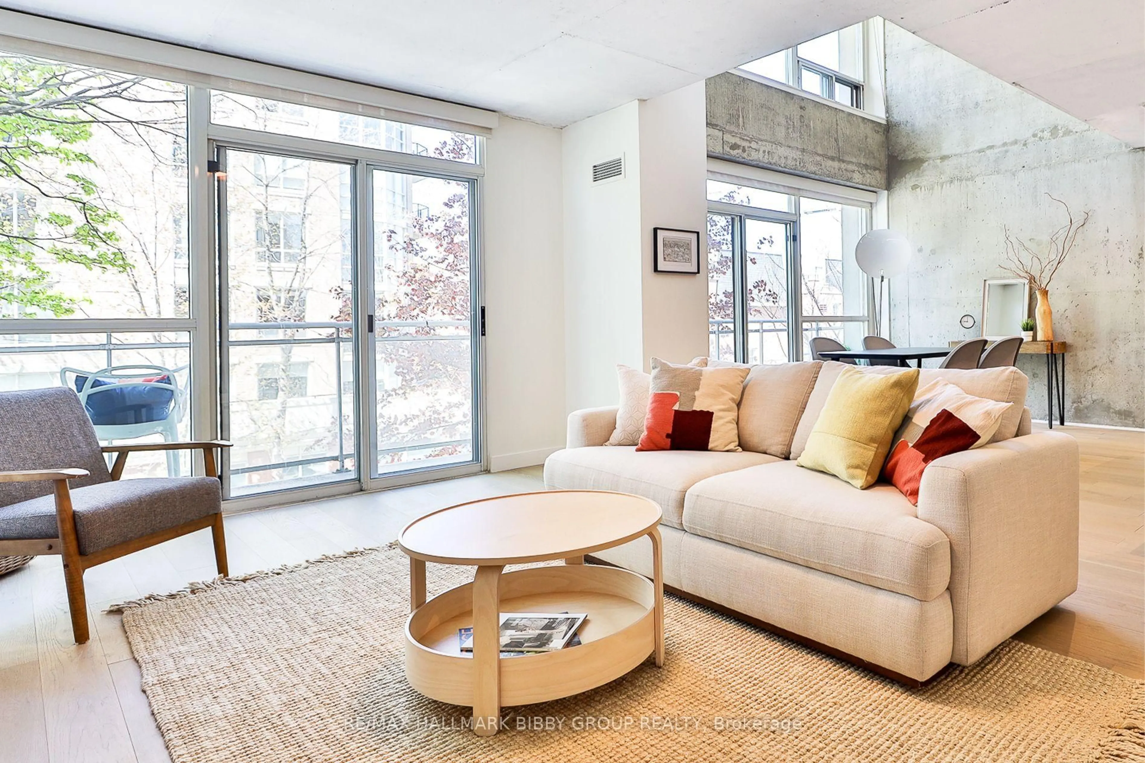 Living room with furniture, unknown for 954 King St #330, Toronto Ontario M6K 3L9