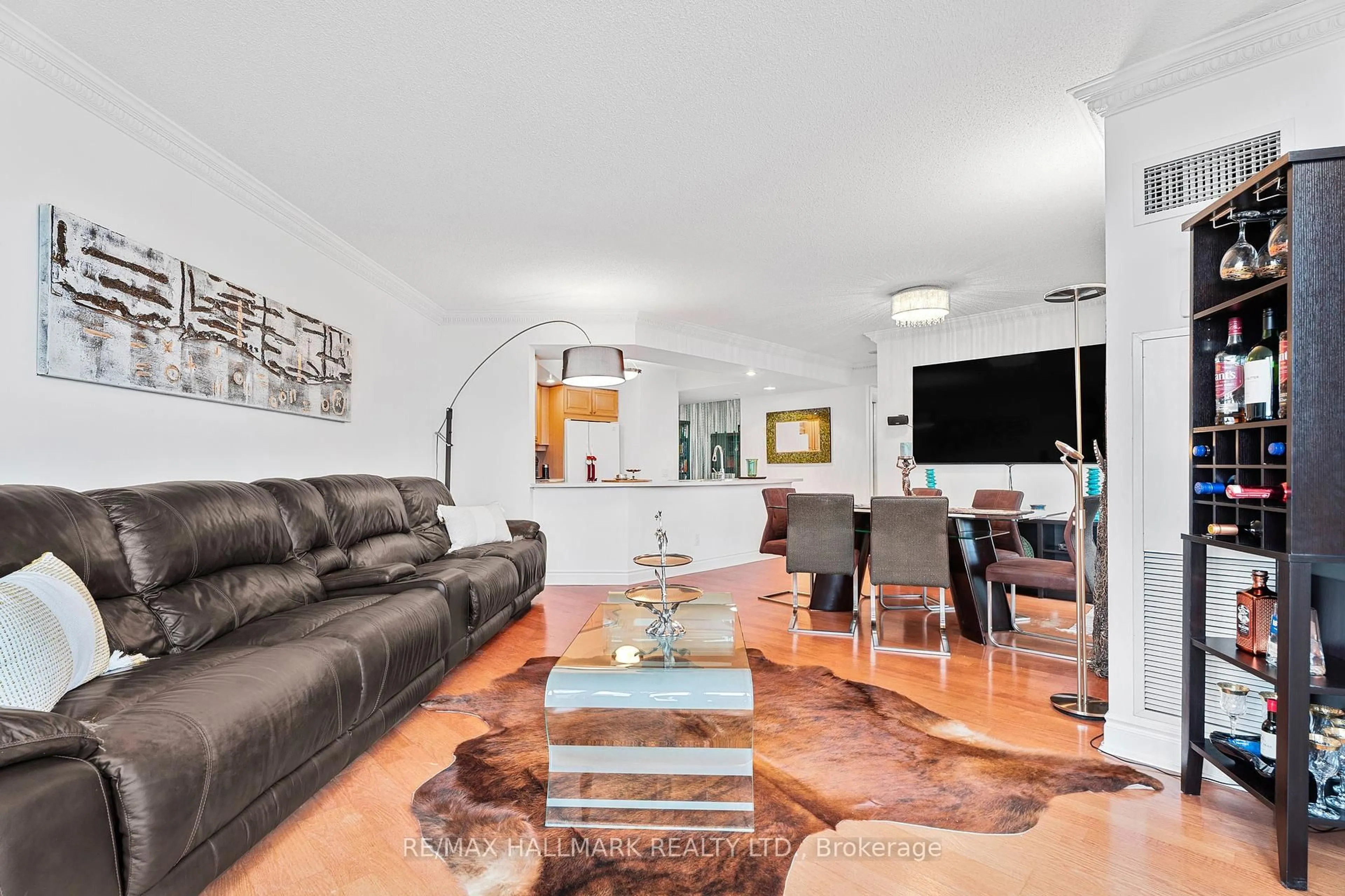 Living room with furniture, unknown for 5 Northtown Way #1413, Toronto Ontario M2N 7A1