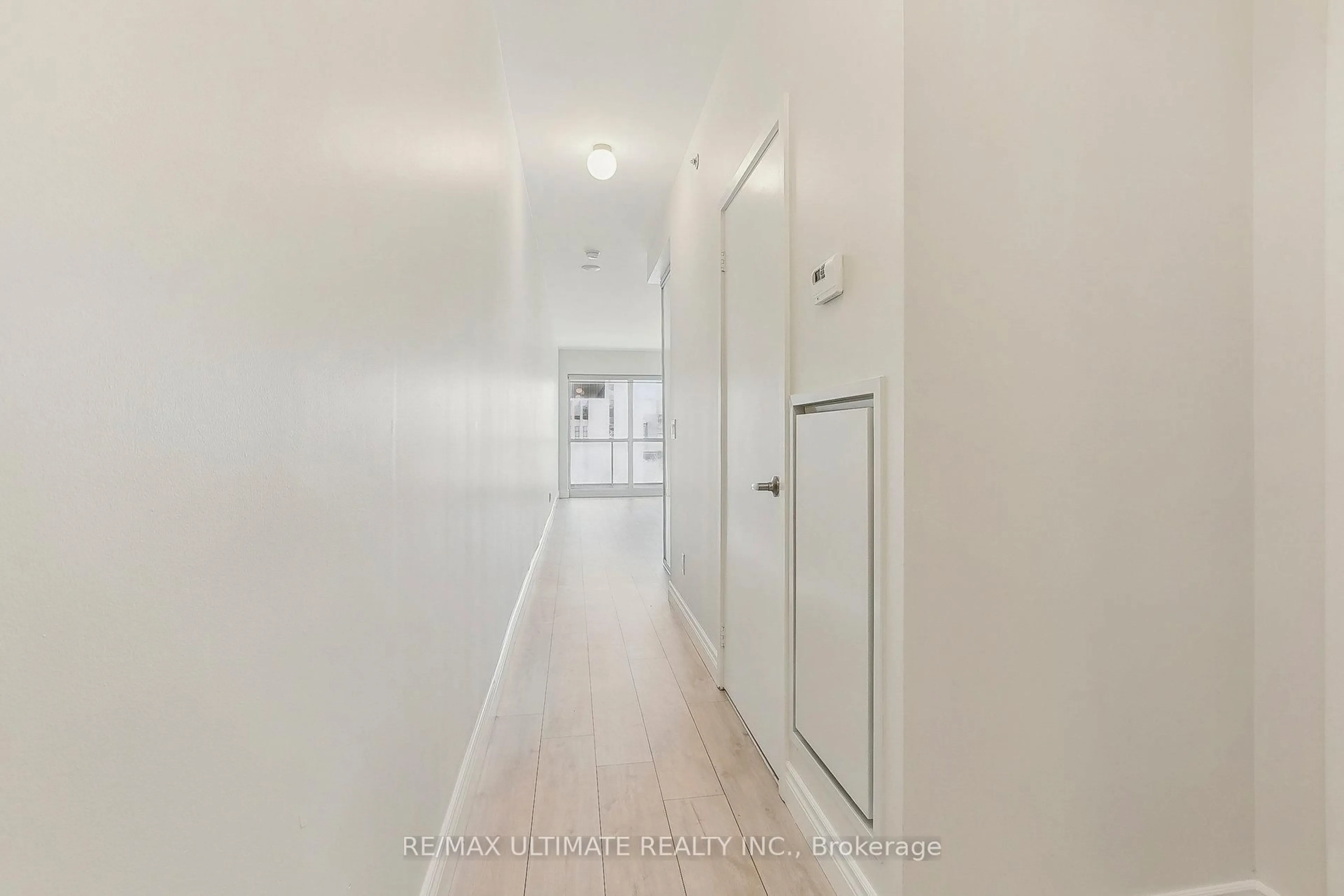 Unknown for 210 Simcoe St #611, Toronto Ontario M5T 0A9