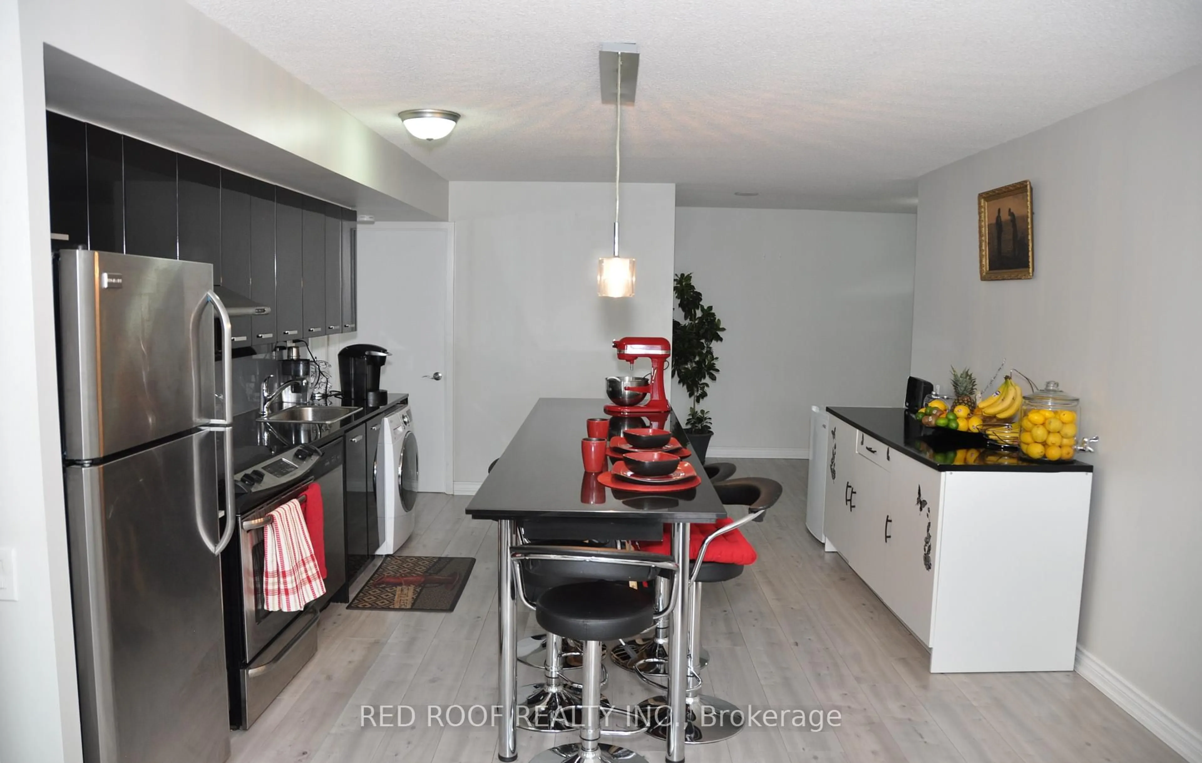 Open concept kitchen, unknown for 33 Singer Crt #711, Toronto Ontario M2K 0B4