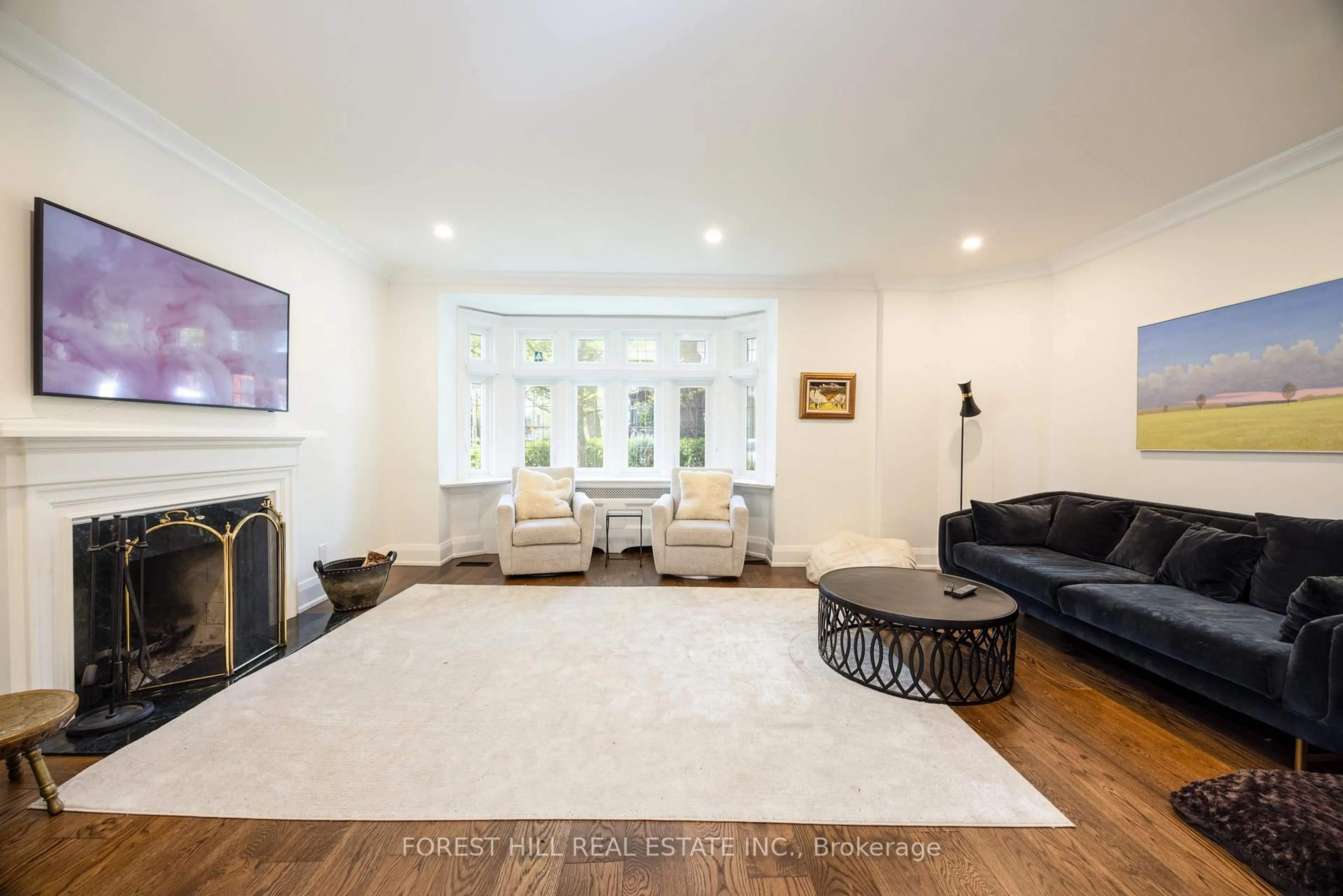 Living room with furniture, unknown for 18 College View Ave, Toronto Ontario M5P 1J3
