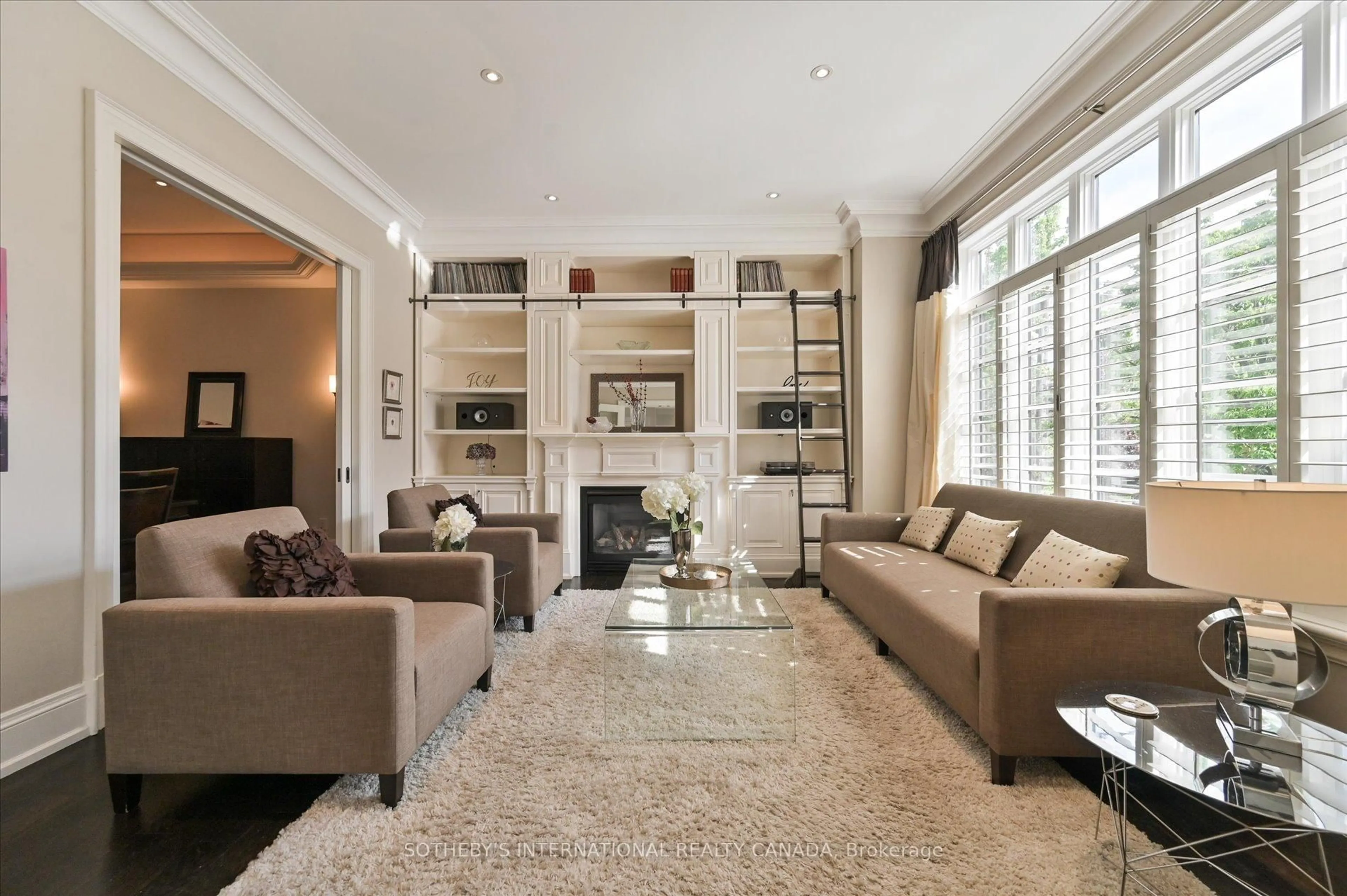 Living room with furniture, carpet floor for 446 Elm Rd, Toronto Ontario M3W 3W9