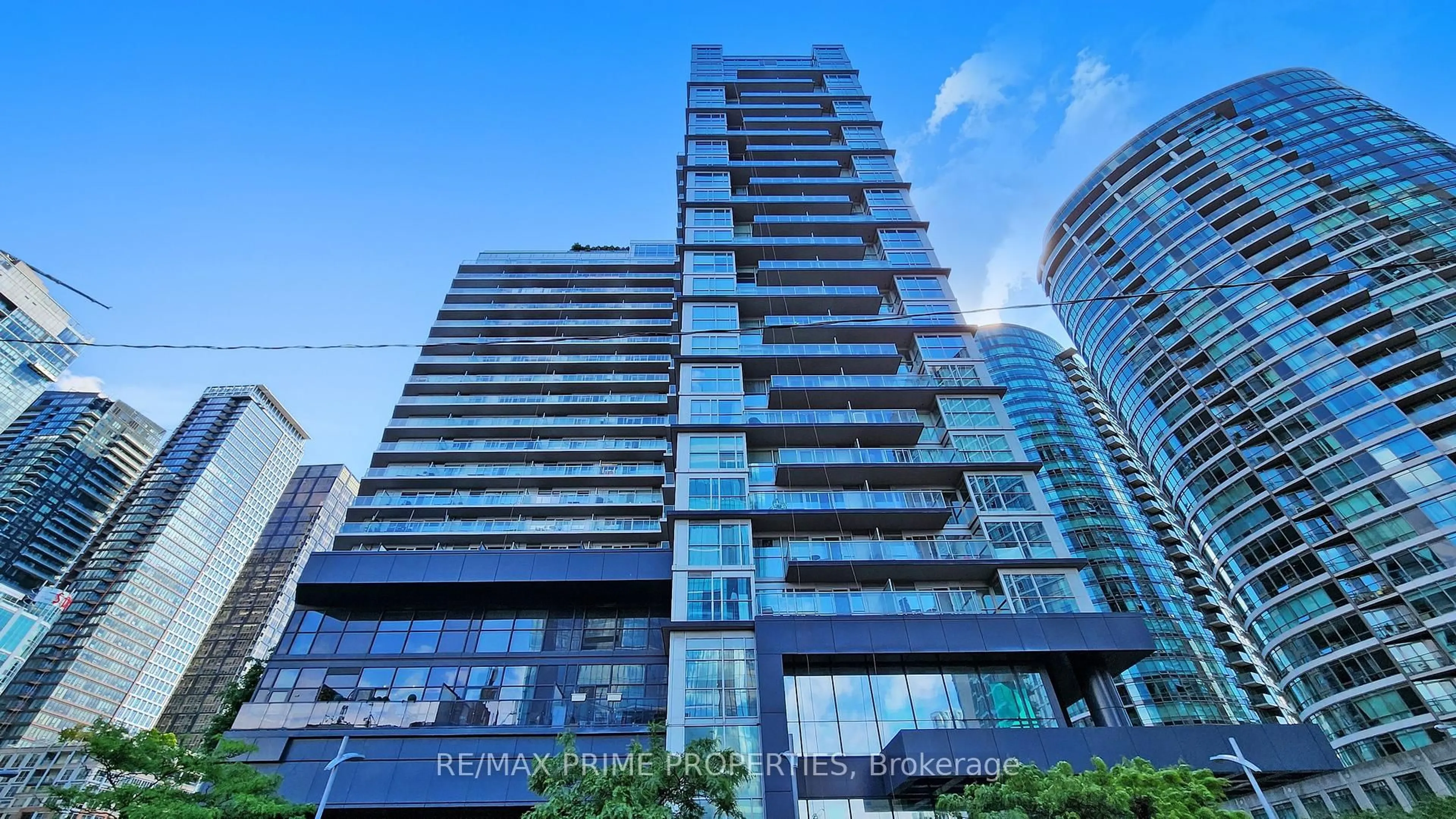 Indoor foyer for 352 Front St #1116, Toronto Ontario M5V 0K3