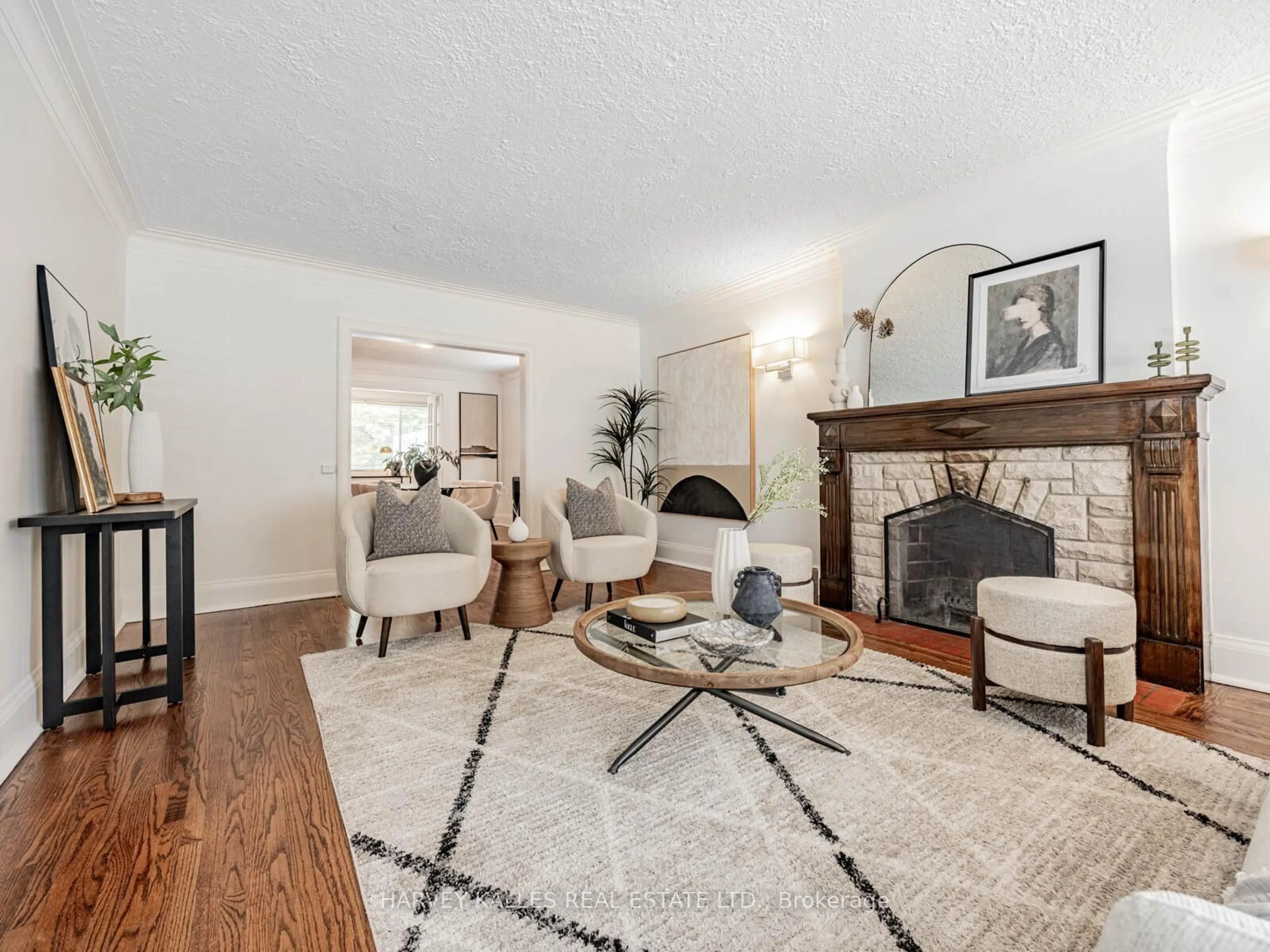 Living room with furniture, unknown for 191 Glen Cedar Rd, Toronto Ontario M6C 3G9