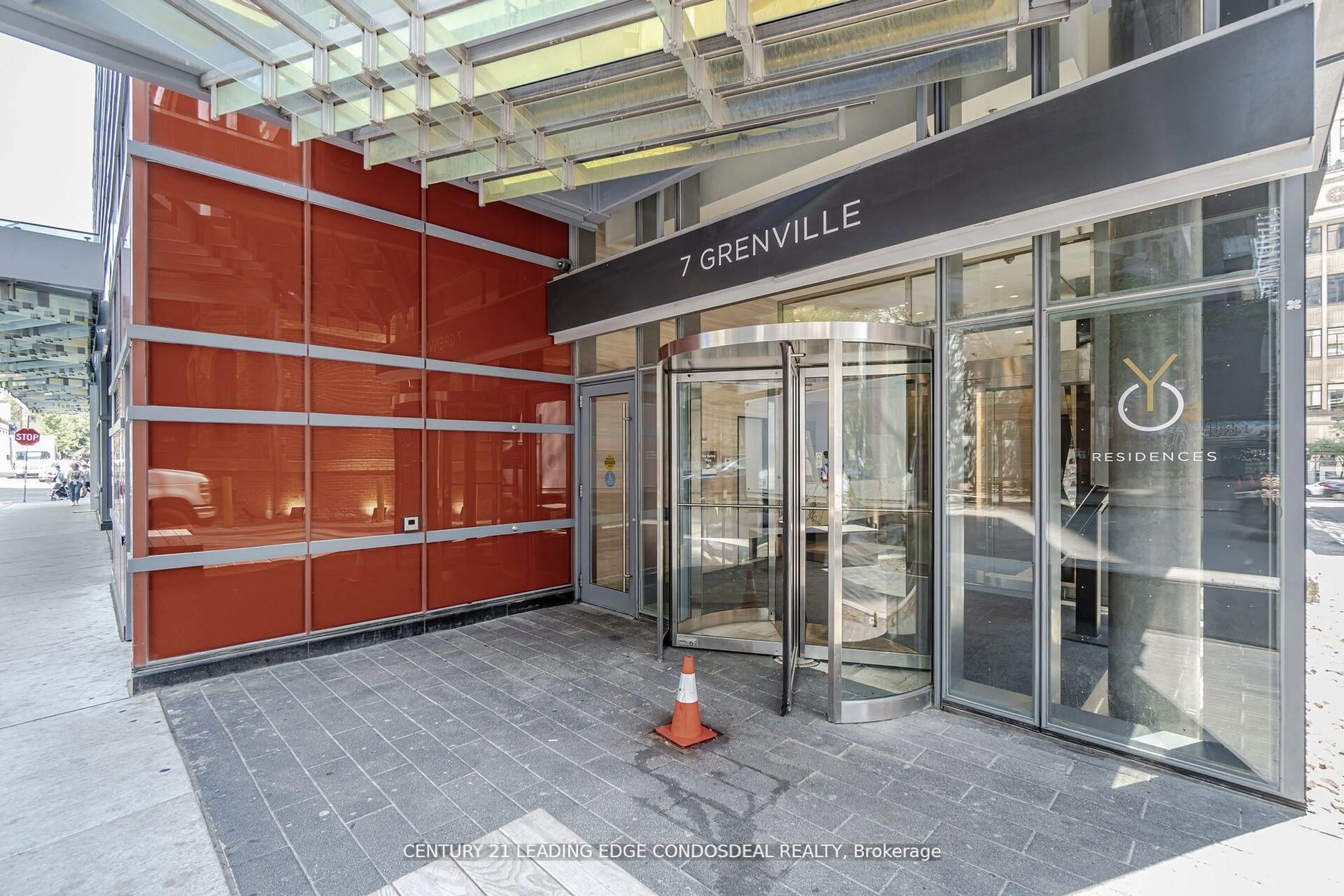 Indoor foyer for 7 Grenville St #2707, Toronto Ontario M4Y 0E9