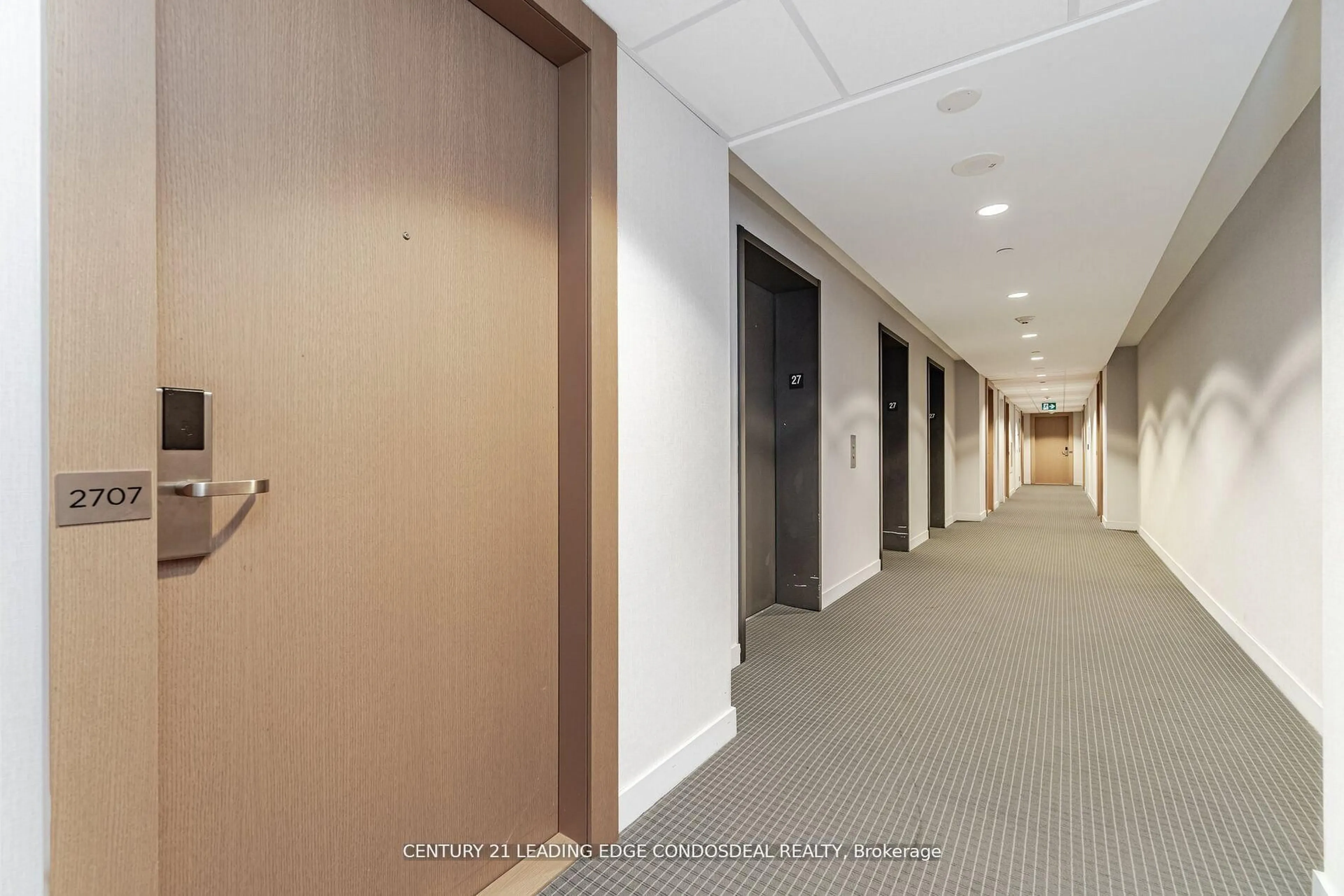 Indoor foyer for 7 Grenville St #2707, Toronto Ontario M4Y 0E9