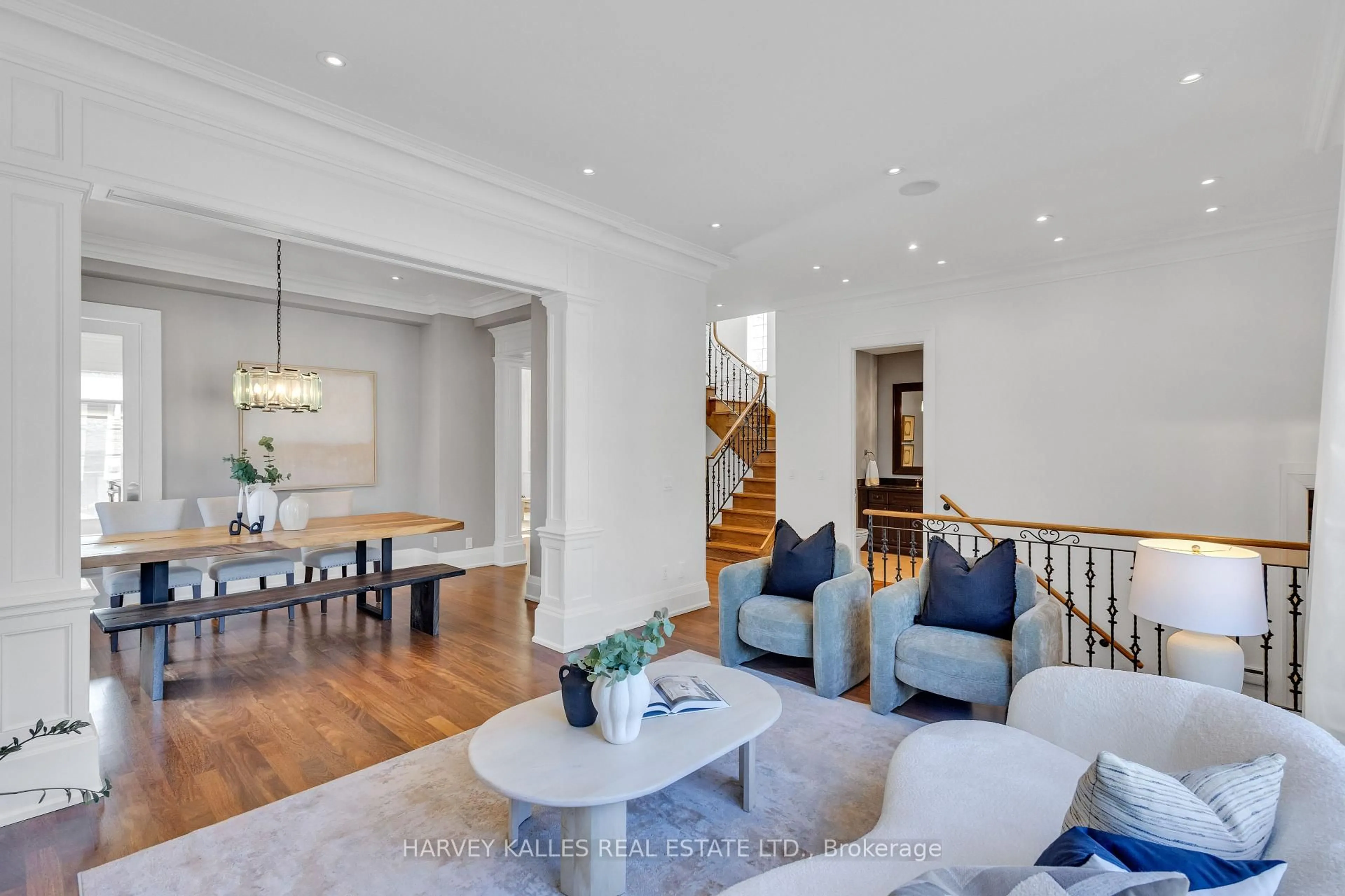 Living room with furniture, unknown for 10 Easton Rd, Toronto Ontario M2N 2L3