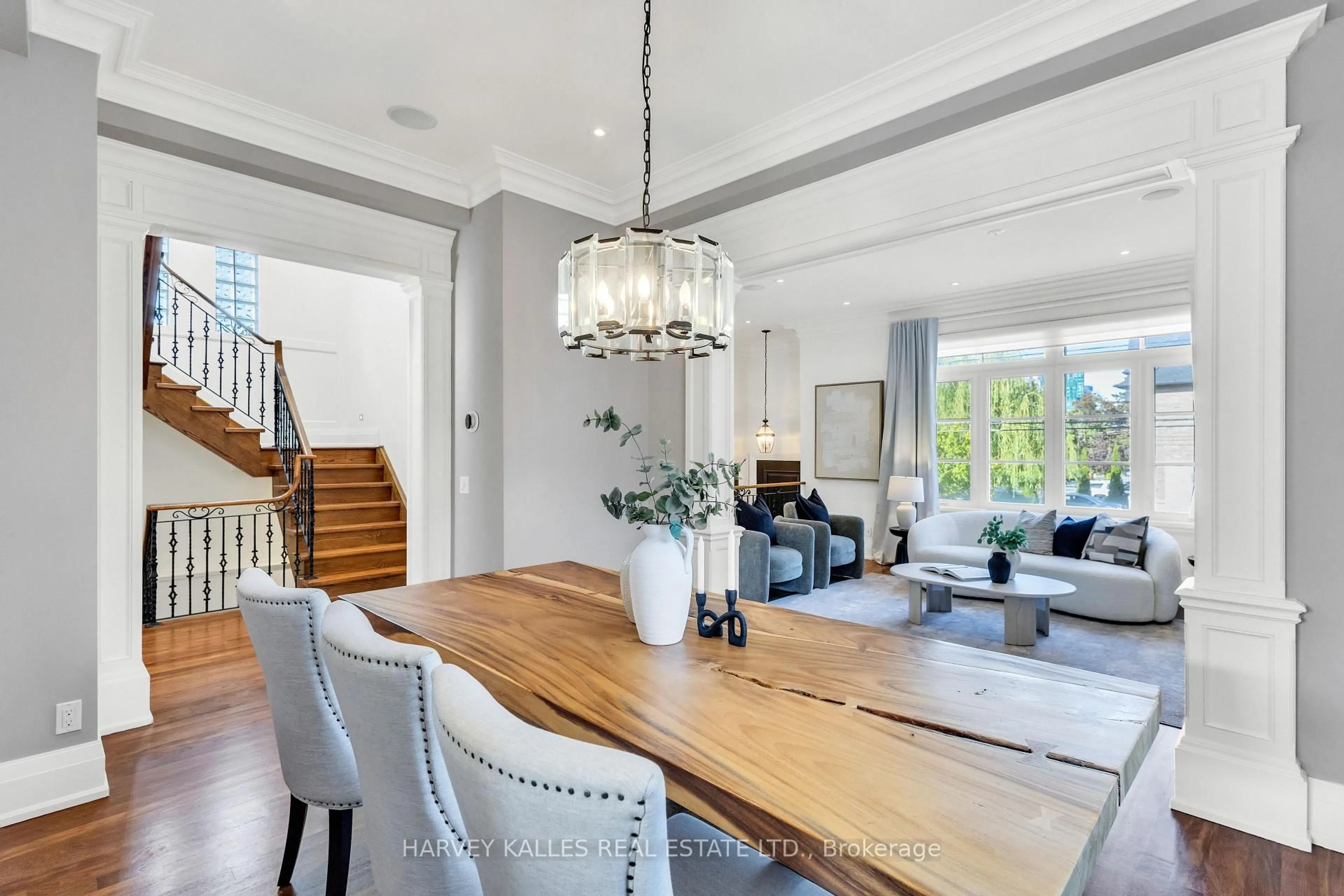 Open concept kitchen, unknown for 10 Easton Rd, Toronto Ontario M2N 2L3