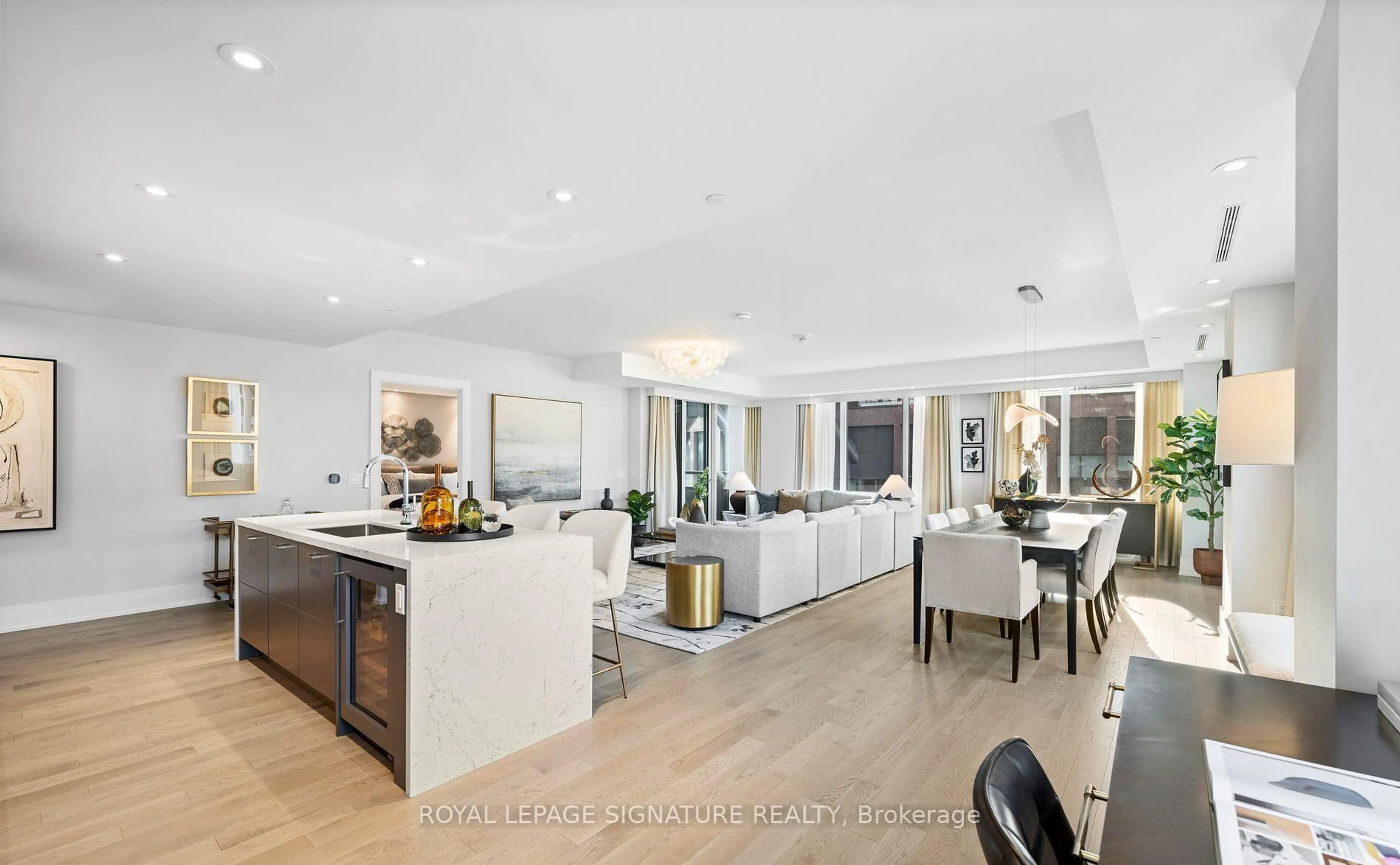Open concept kitchen, unknown for 455 Wellington St #608, Toronto Ontario M5V 0V8