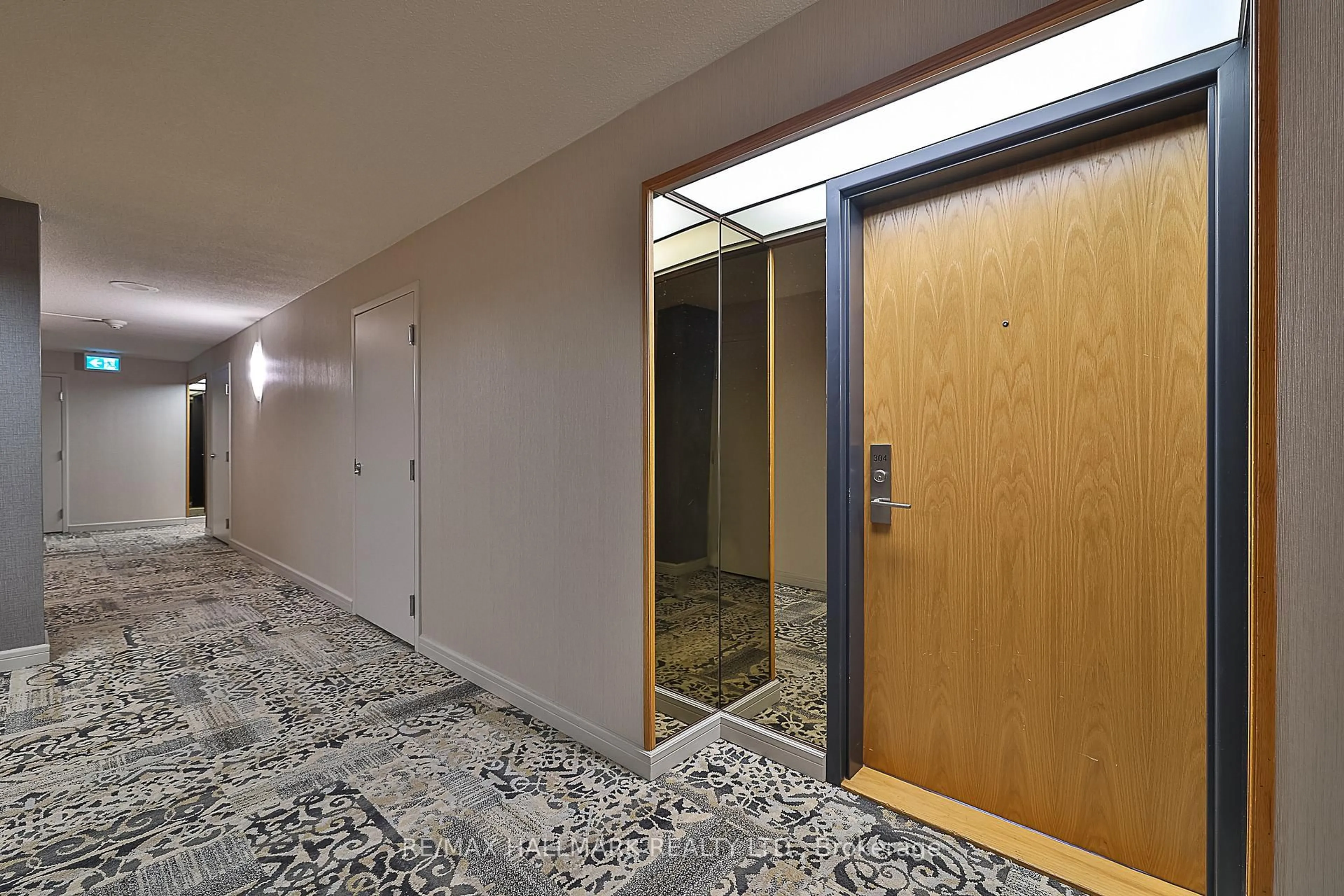 Indoor foyer for 35 Church St #304, Toronto Ontario M5E 1T3
