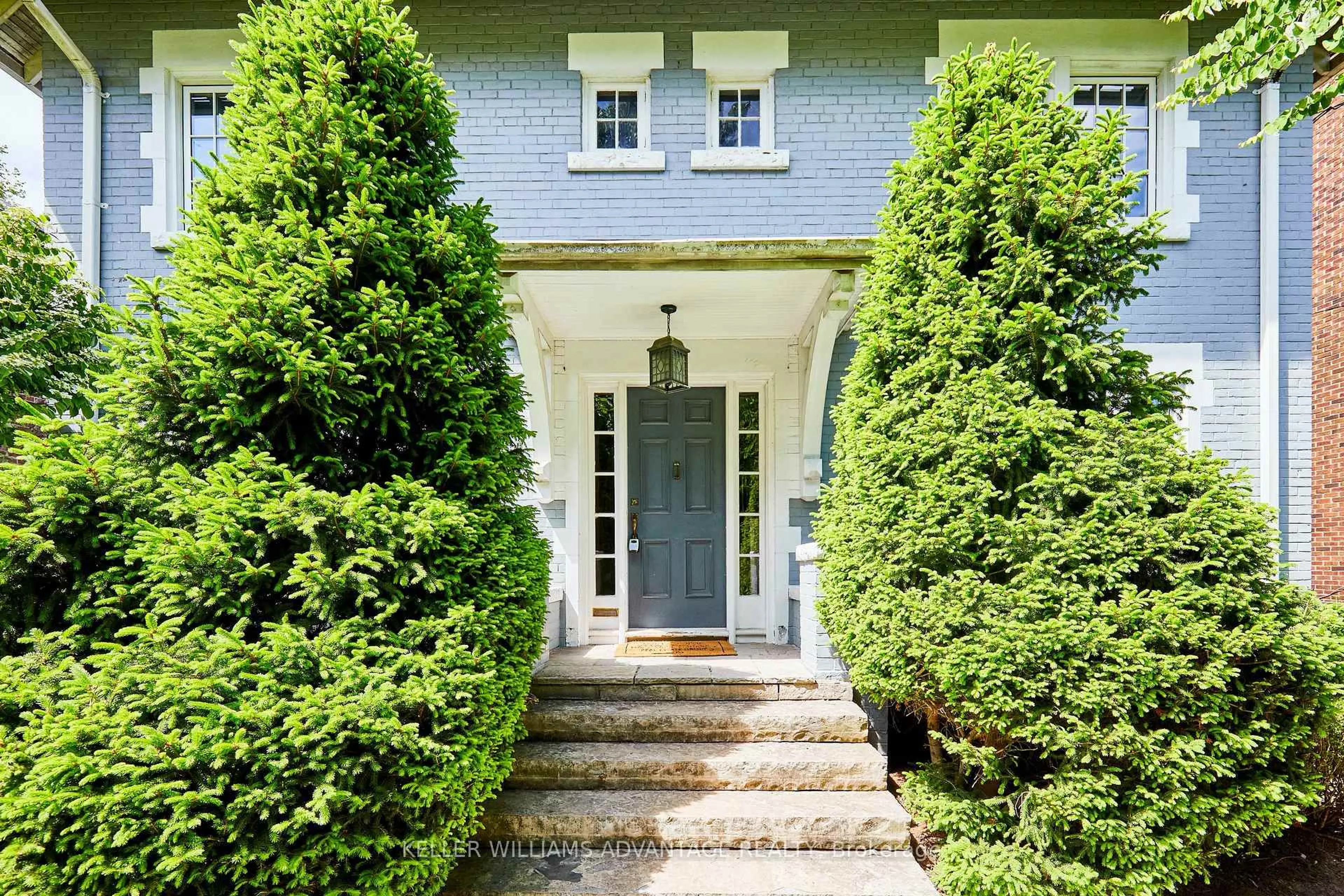Indoor entryway for 210 Glencairn Ave, Toronto Ontario M4R 1N2
