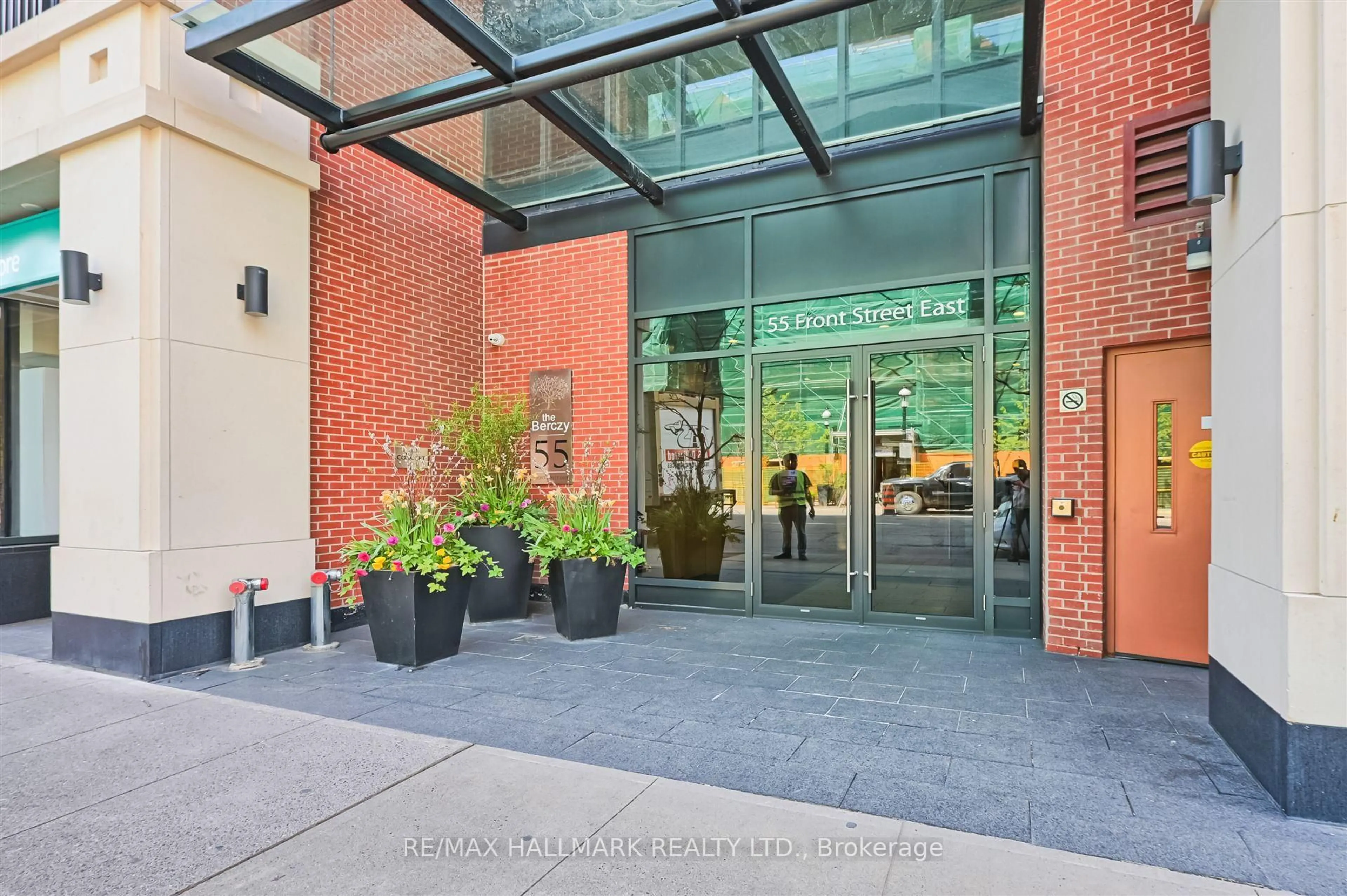 Indoor foyer for 55 Front St #415, Toronto Ontario M5E 1B3