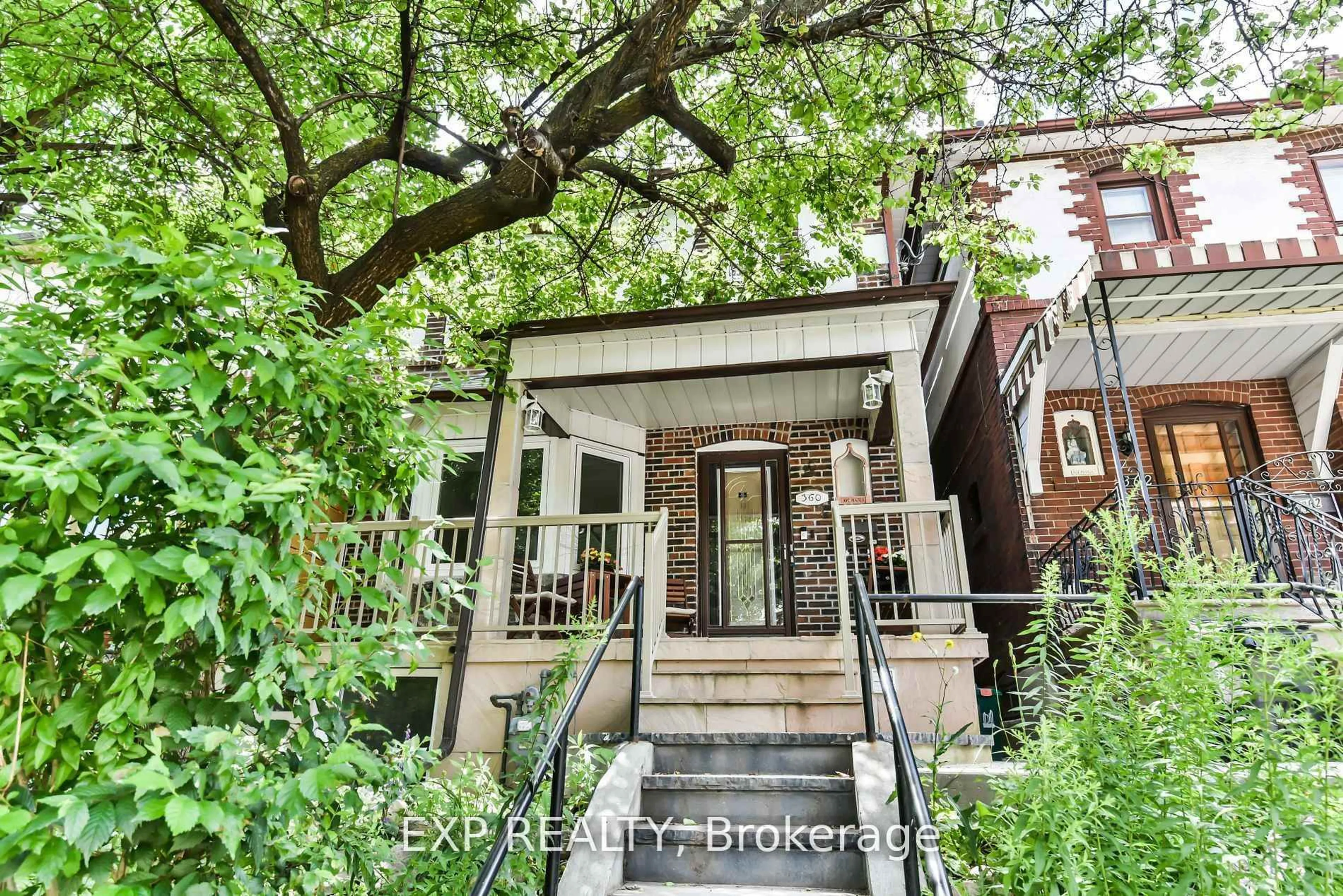 Unknown for 360 Roxton Rd, Toronto Ontario M6G 3R2