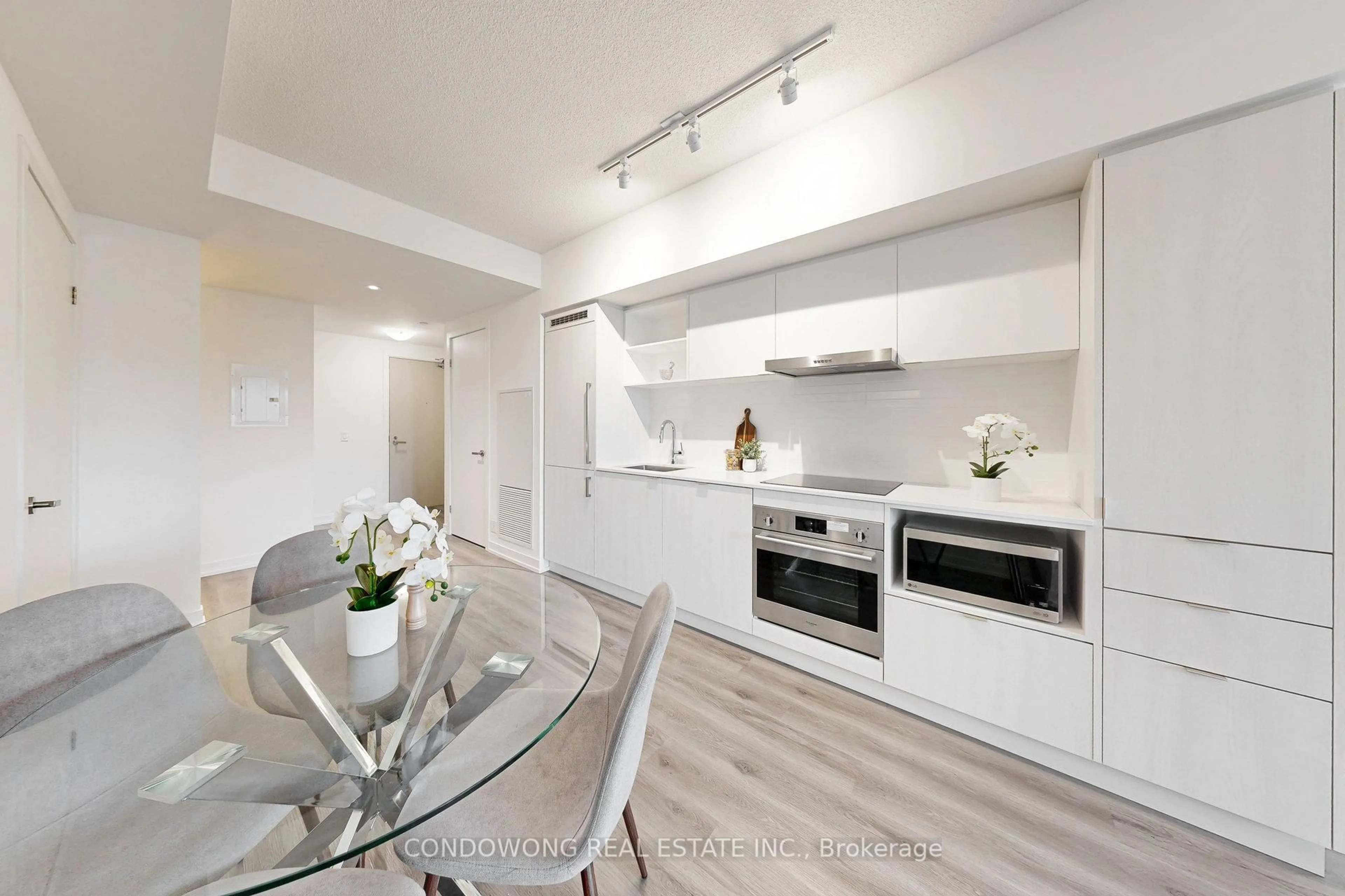 Unknown for 138 Downes St #2101, Toronto Ontario M5E 0E4