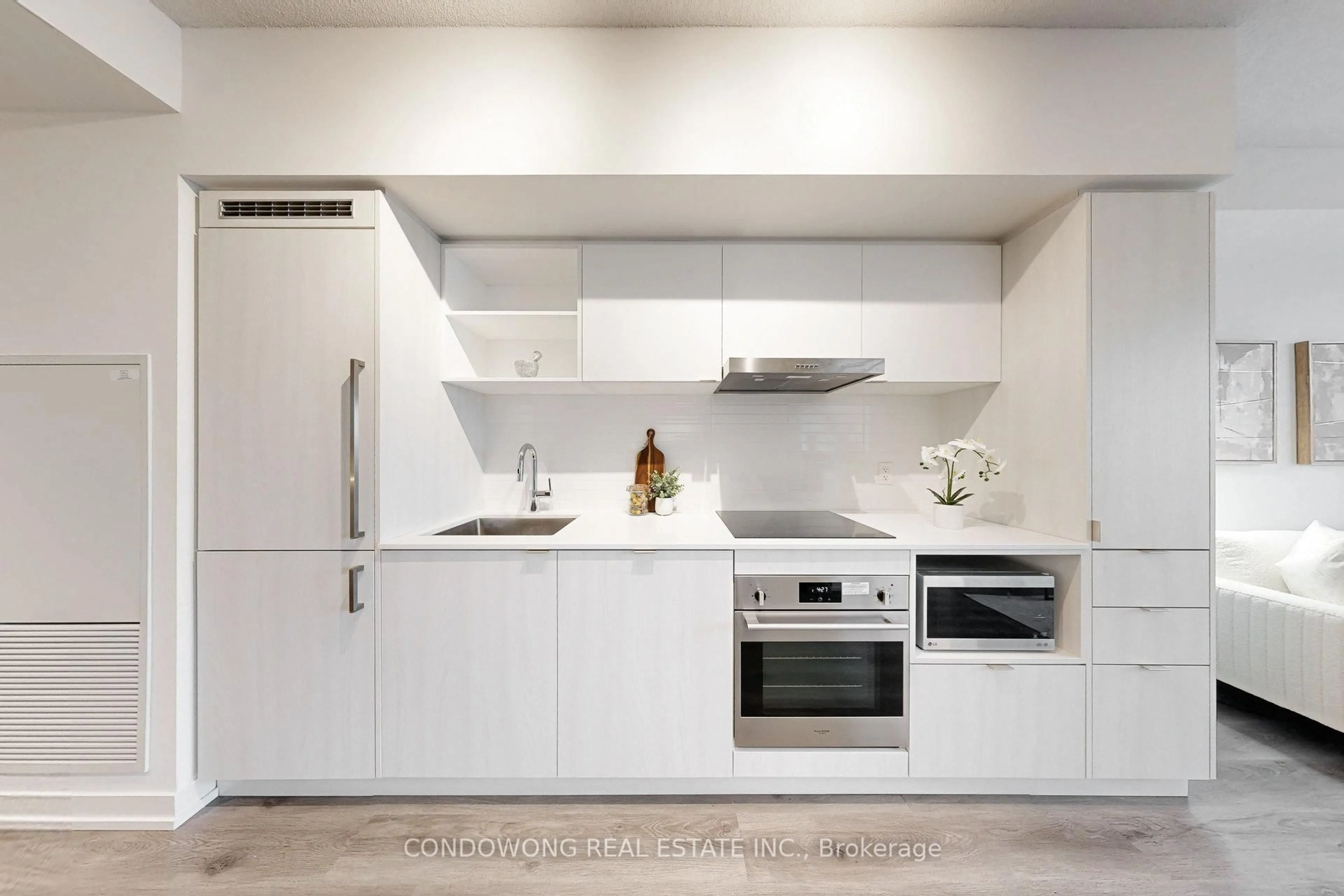 Standard kitchen, unknown for 138 Downes St #2101, Toronto Ontario M5E 0E4