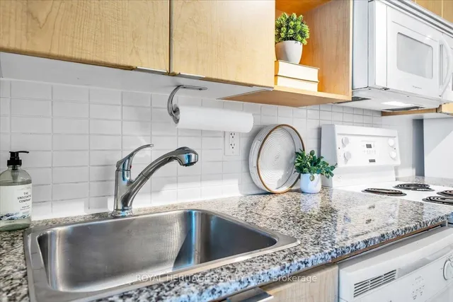 Additional property image - 11 Brunel Crt Unit 1105