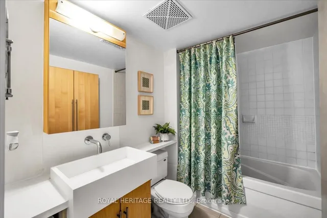 Additional property image - 11 Brunel Crt Unit 1105