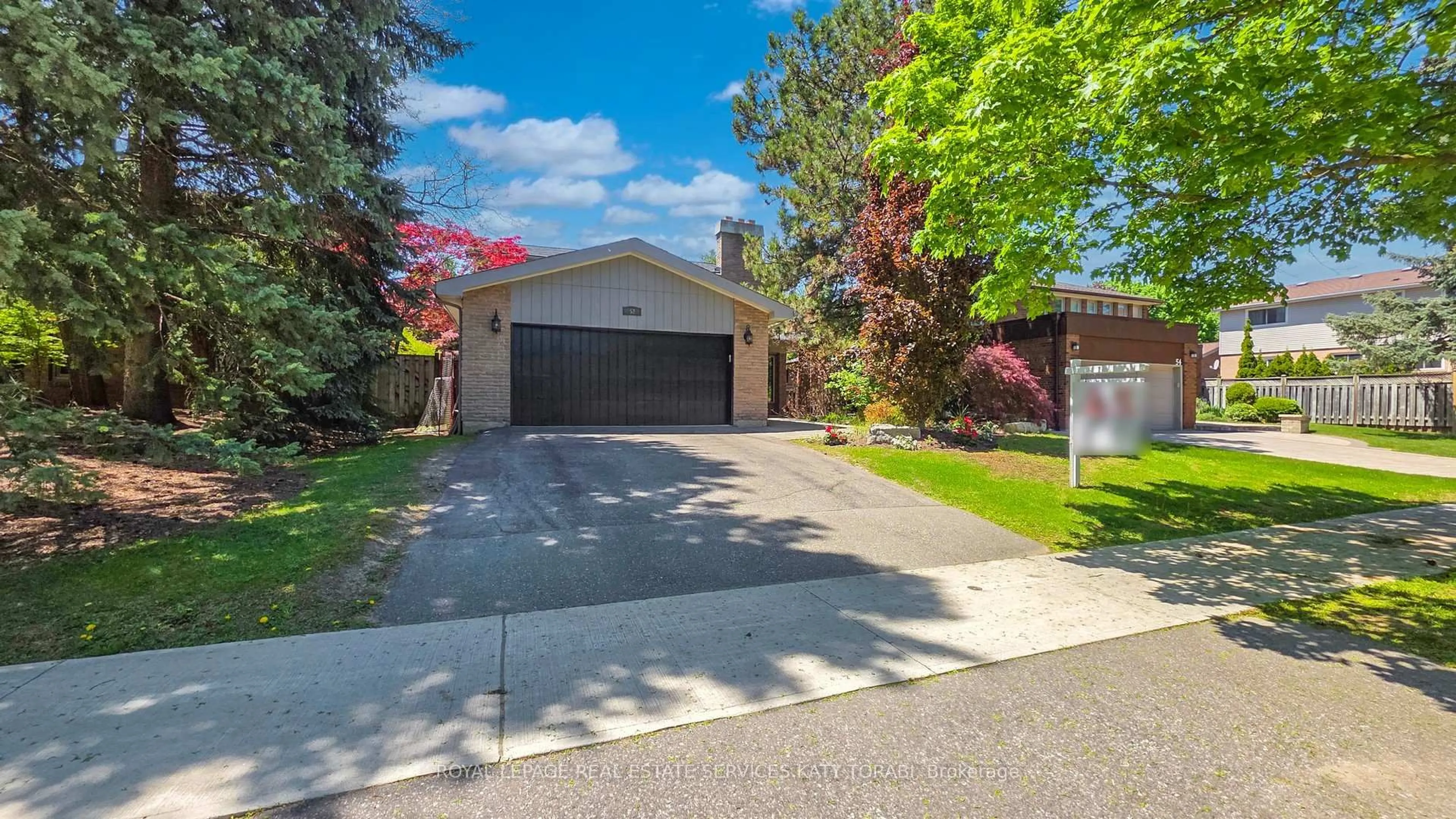 Unknown for 52 Leacock Cres, Toronto Ontario M3B 1P1