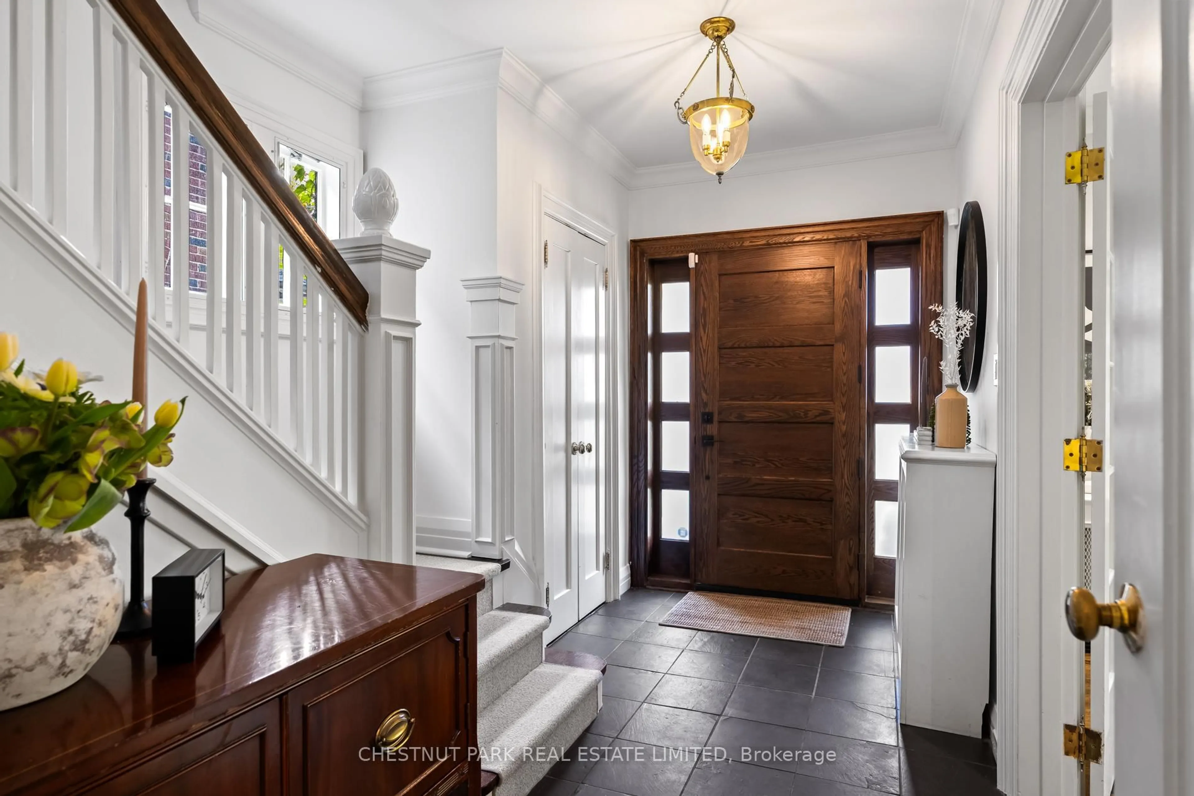 Indoor entryway for 127 Rose Park Dr, Toronto Ontario M4T 1R6