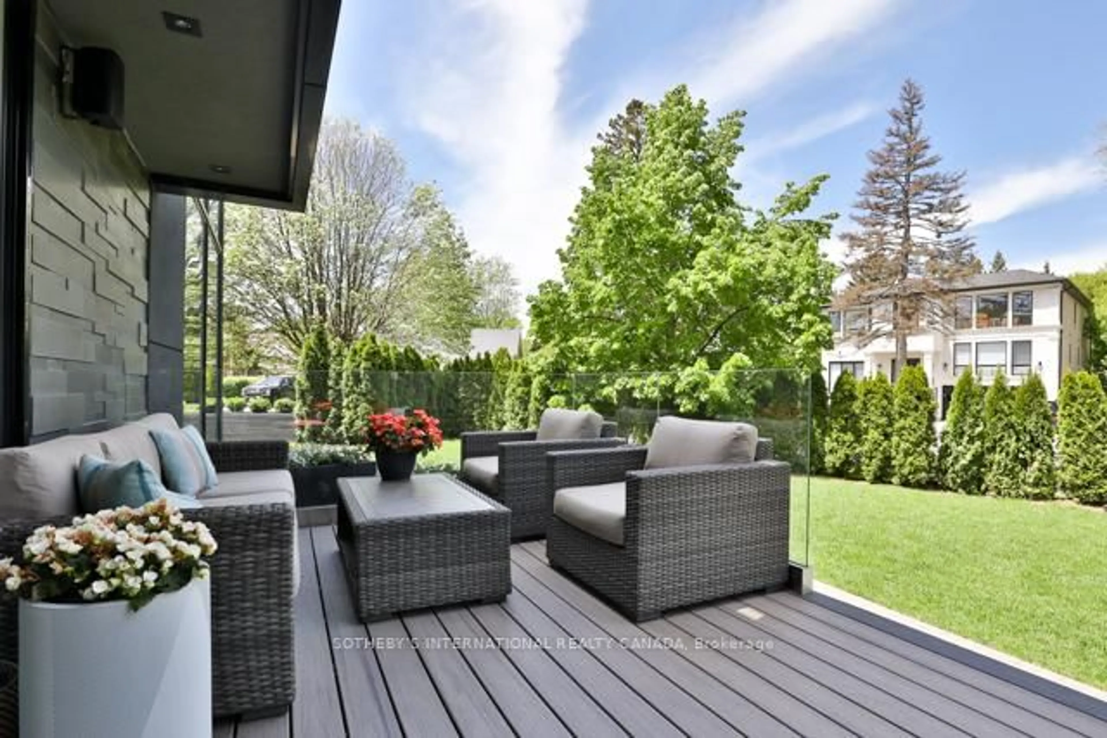 Patio, street for 31 Overton Cres, Toronto Ontario M3B 2V4