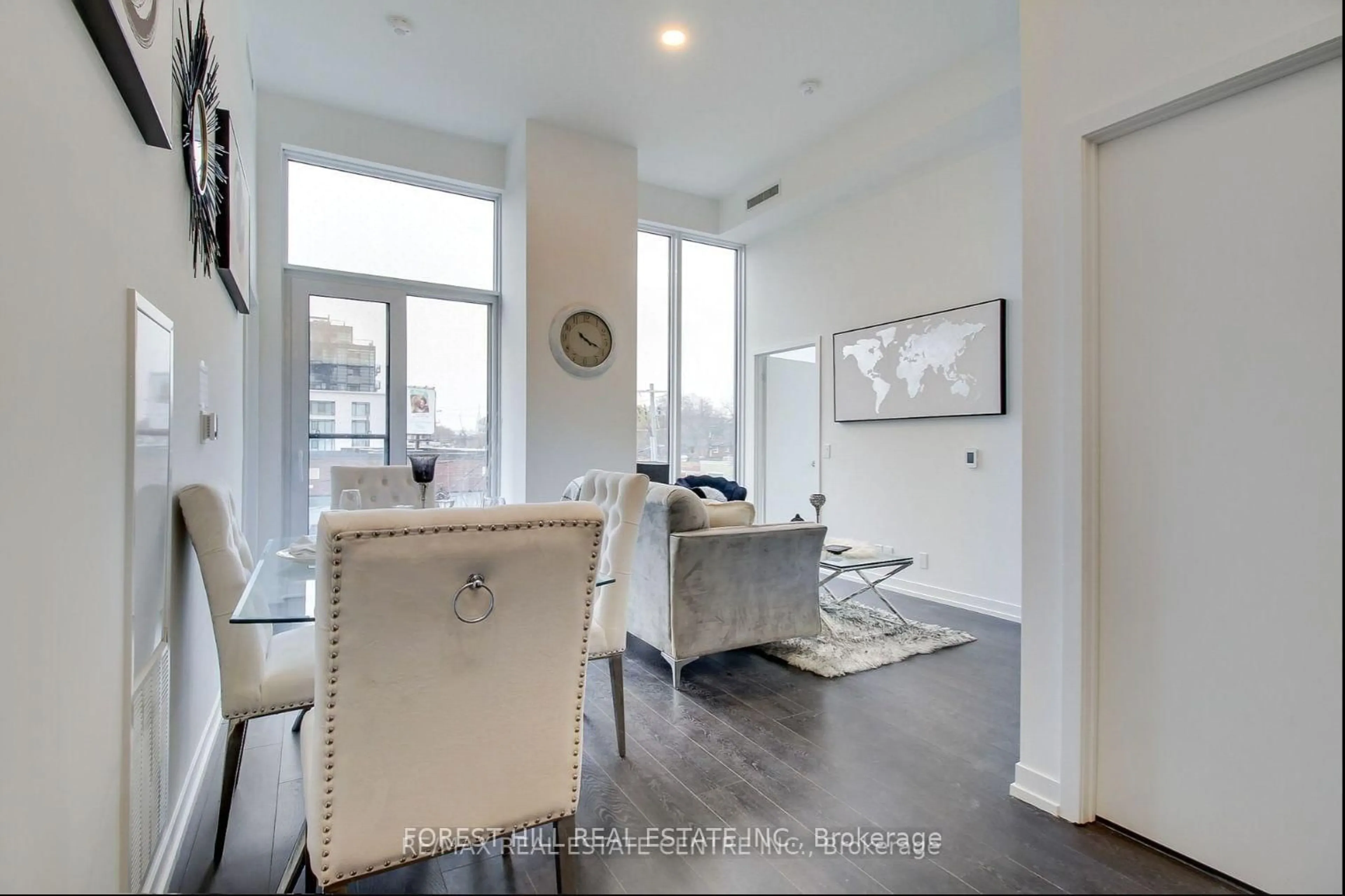 Unknown for 2020 Bathurst St #211, Toronto Ontario M6C 2B9